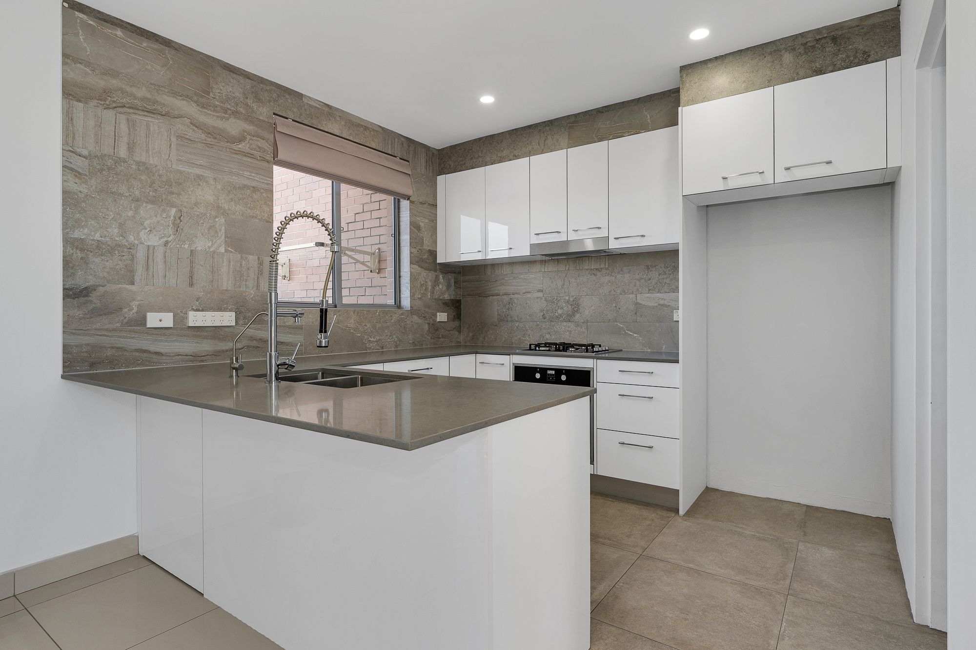 5/637-645 Forest Road — photo 4 of 12