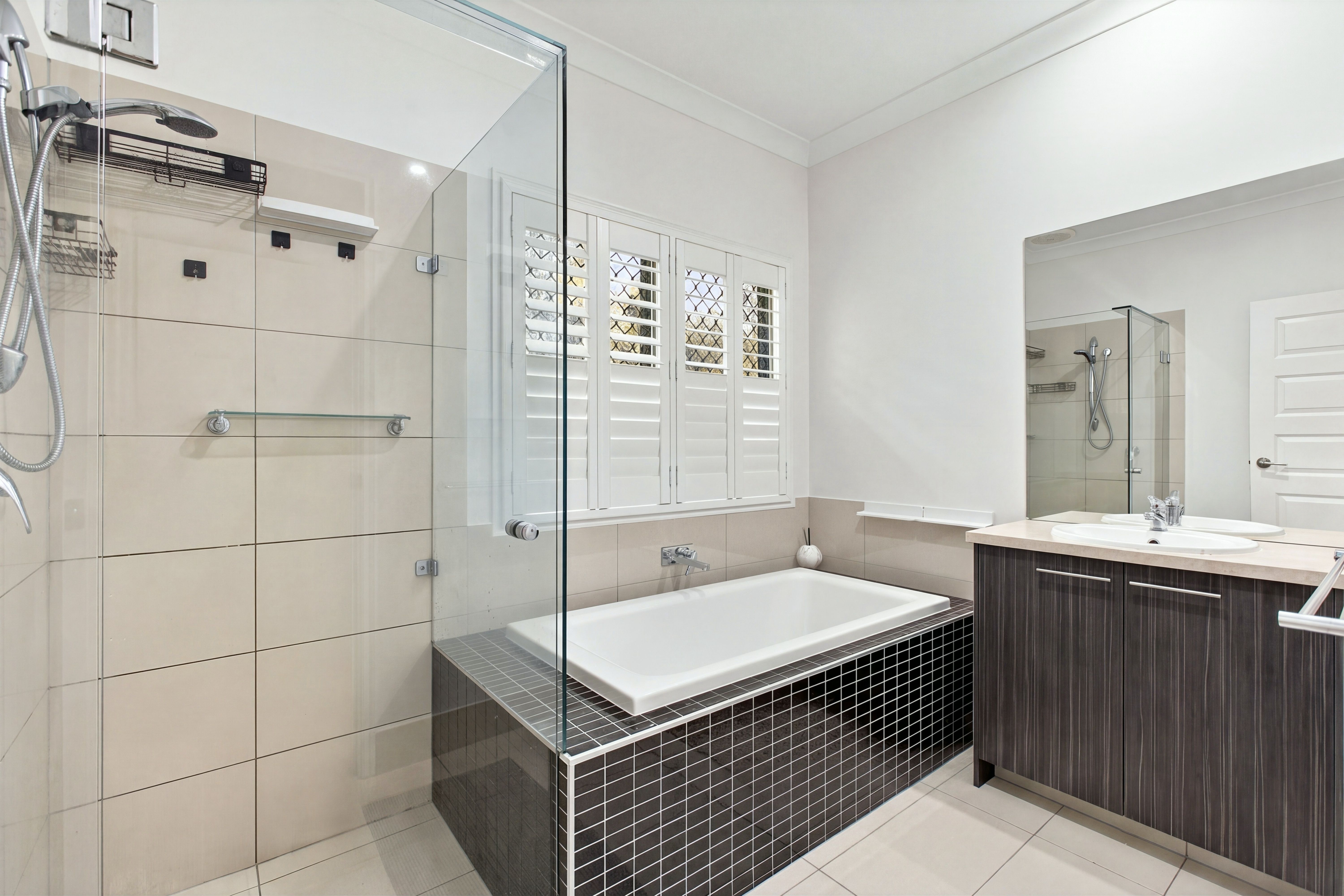 1 Beverley Court — photo 13 of 14