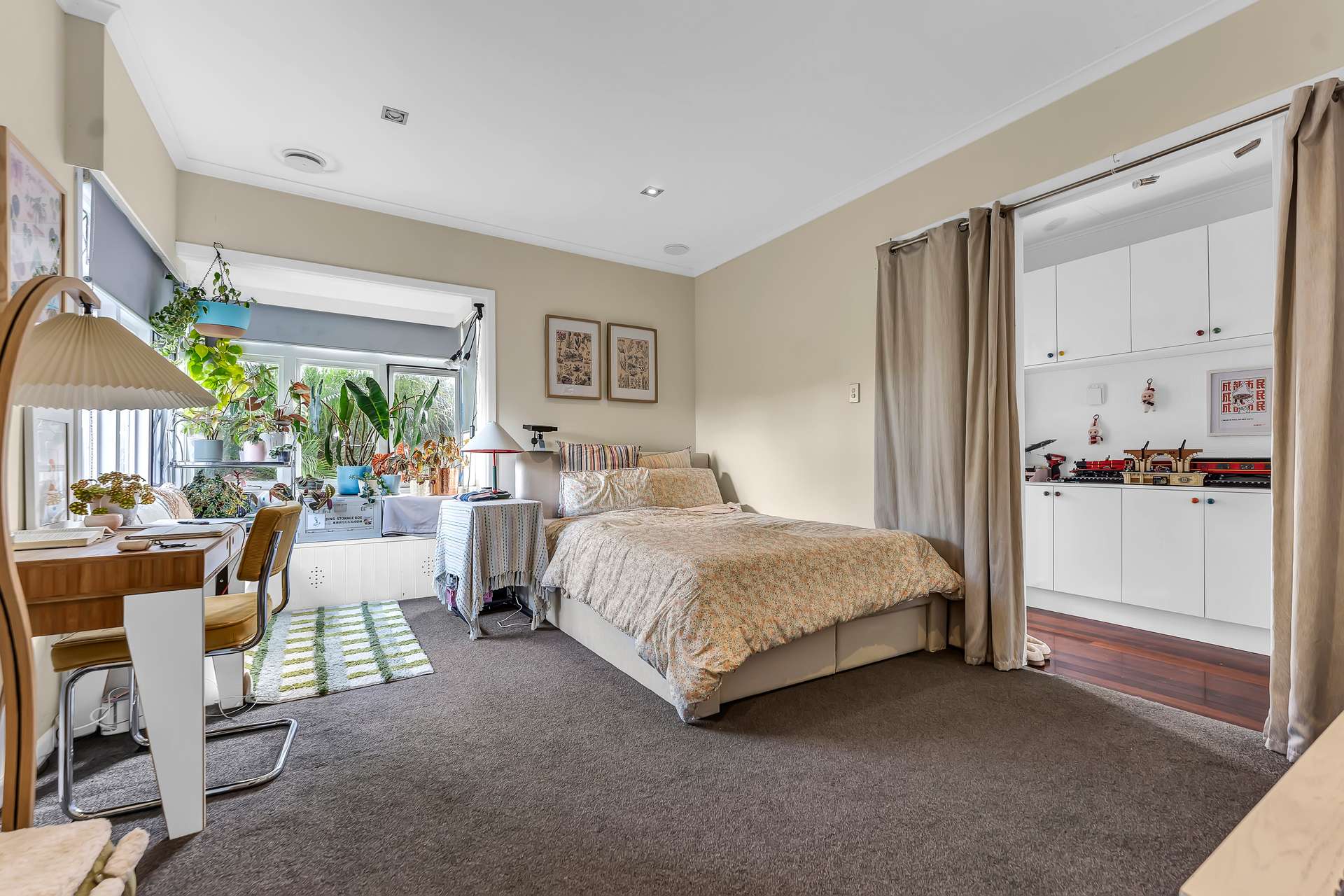 84 Eversleigh Road photo 11
