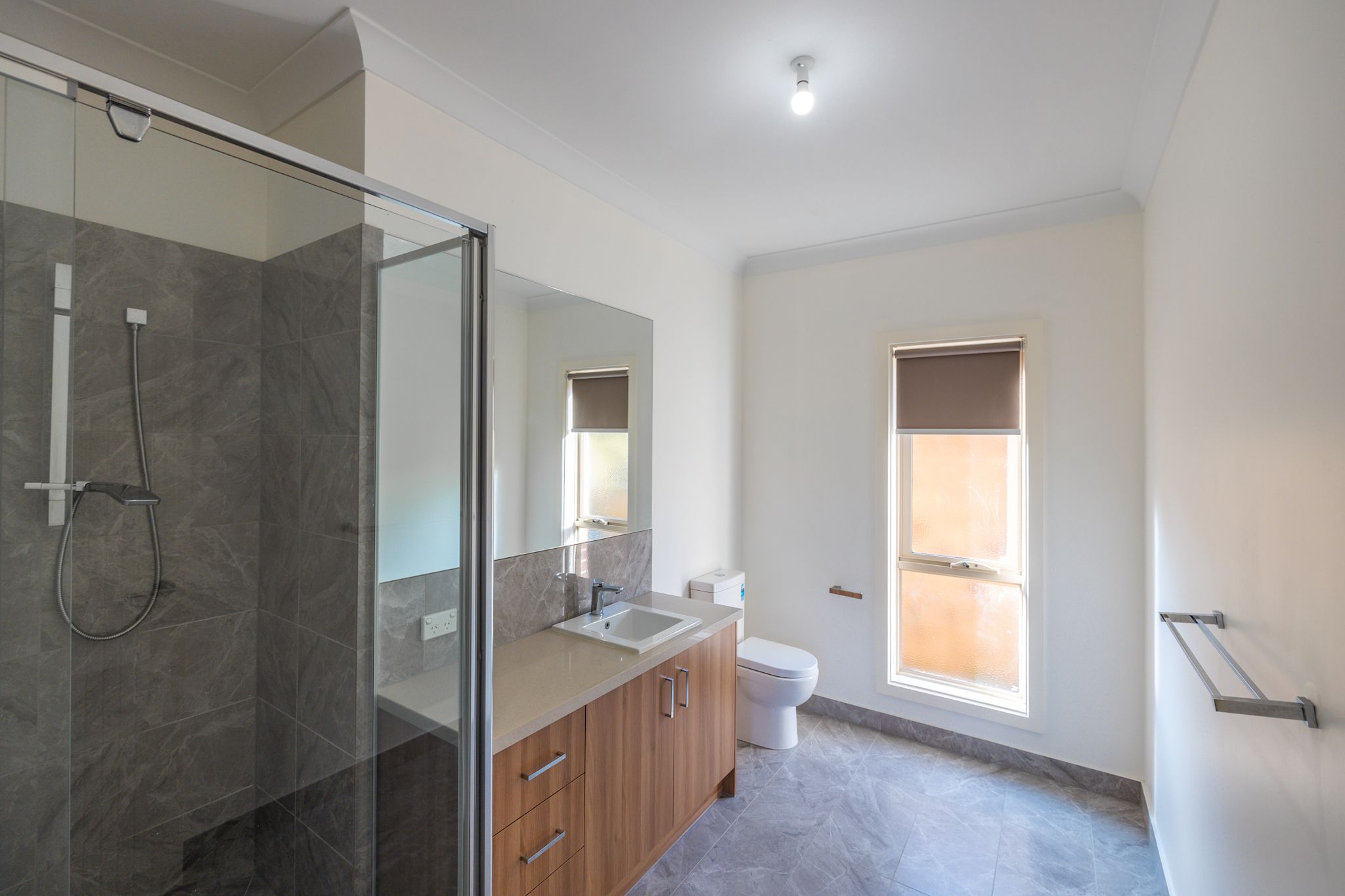 2/62 Scoresby Road — photo 5 of 14