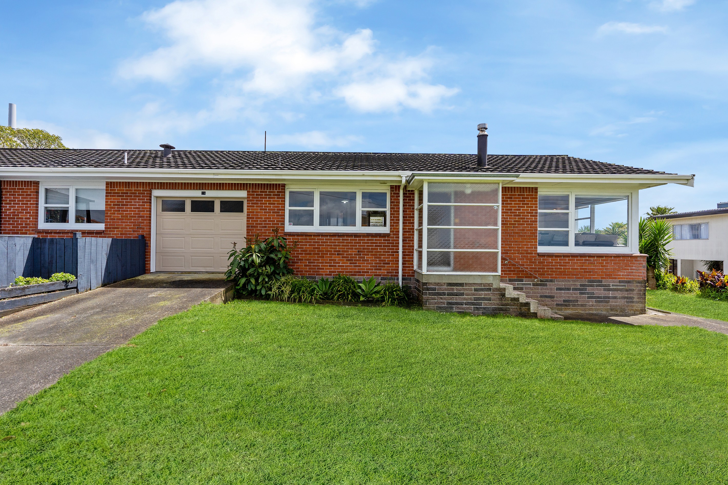 2/2 Coronation Road, Glenfield, North Shore City