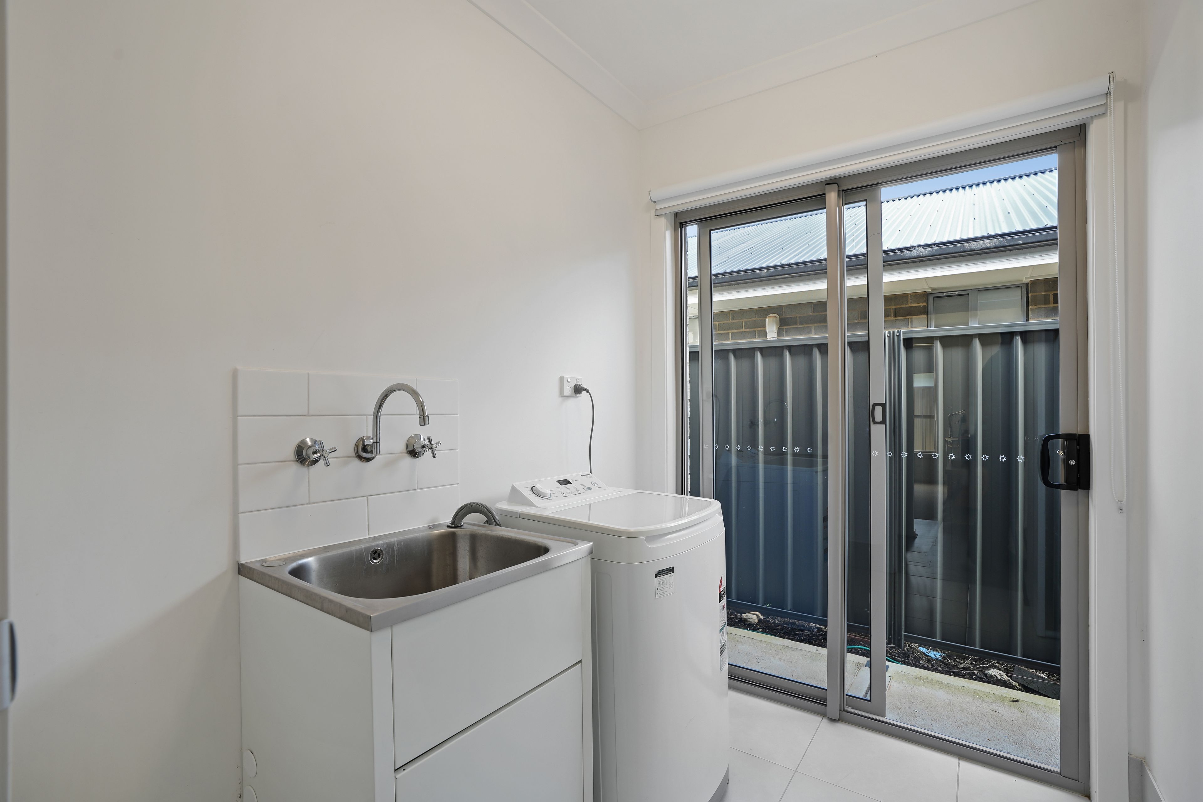 77 Correa Street — photo 5 of 12