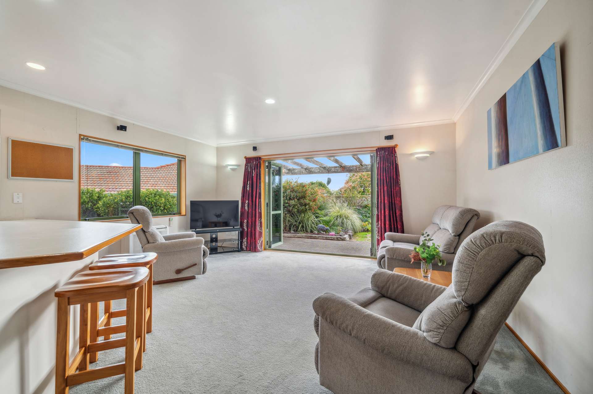 16 Kahurangi Drive photo 8