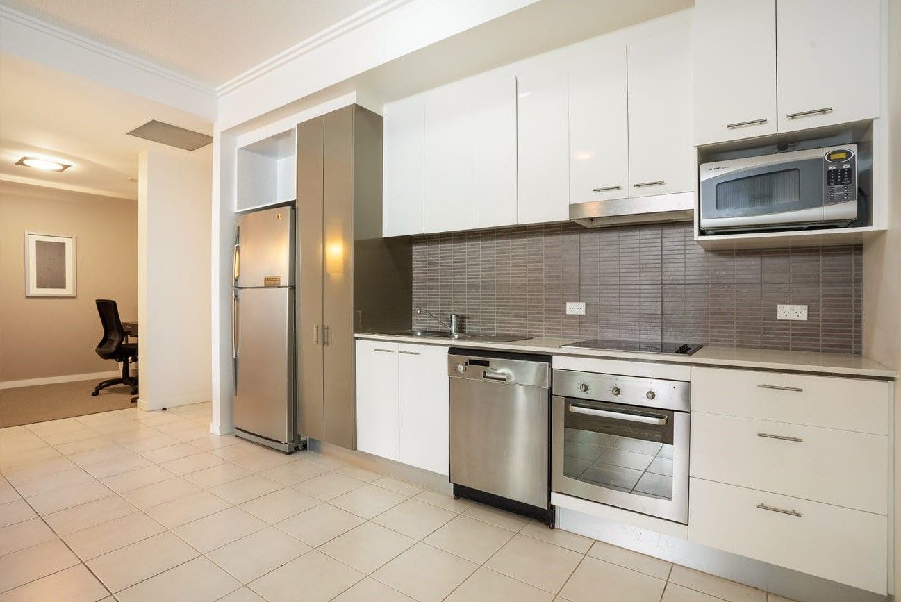 2009/33 TE Peters Drive, Broadbeach Waters, QLD 4218