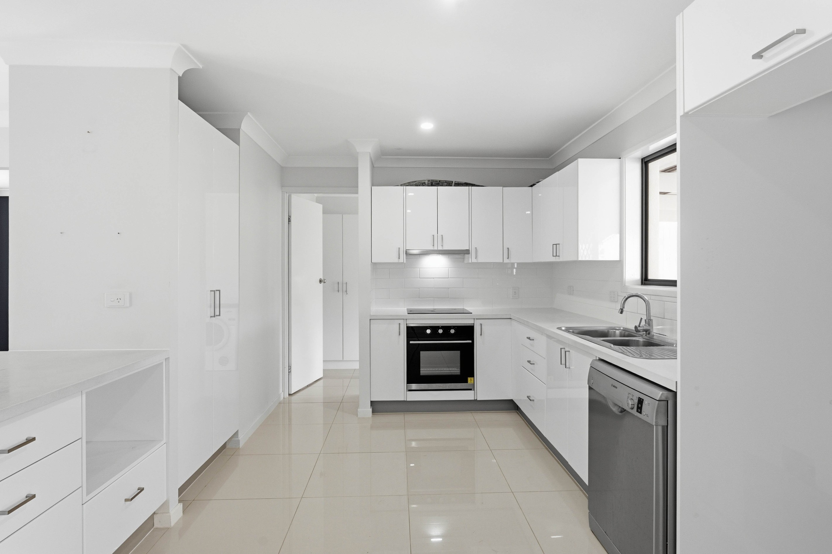 39 Sycamore Parade, Victoria Point, QLD 4165