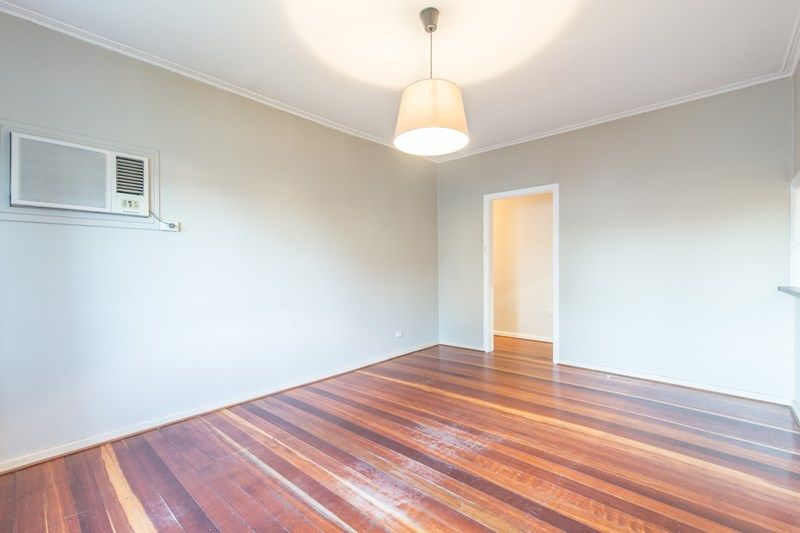 21 Birdwood Road — photo 4 of 13