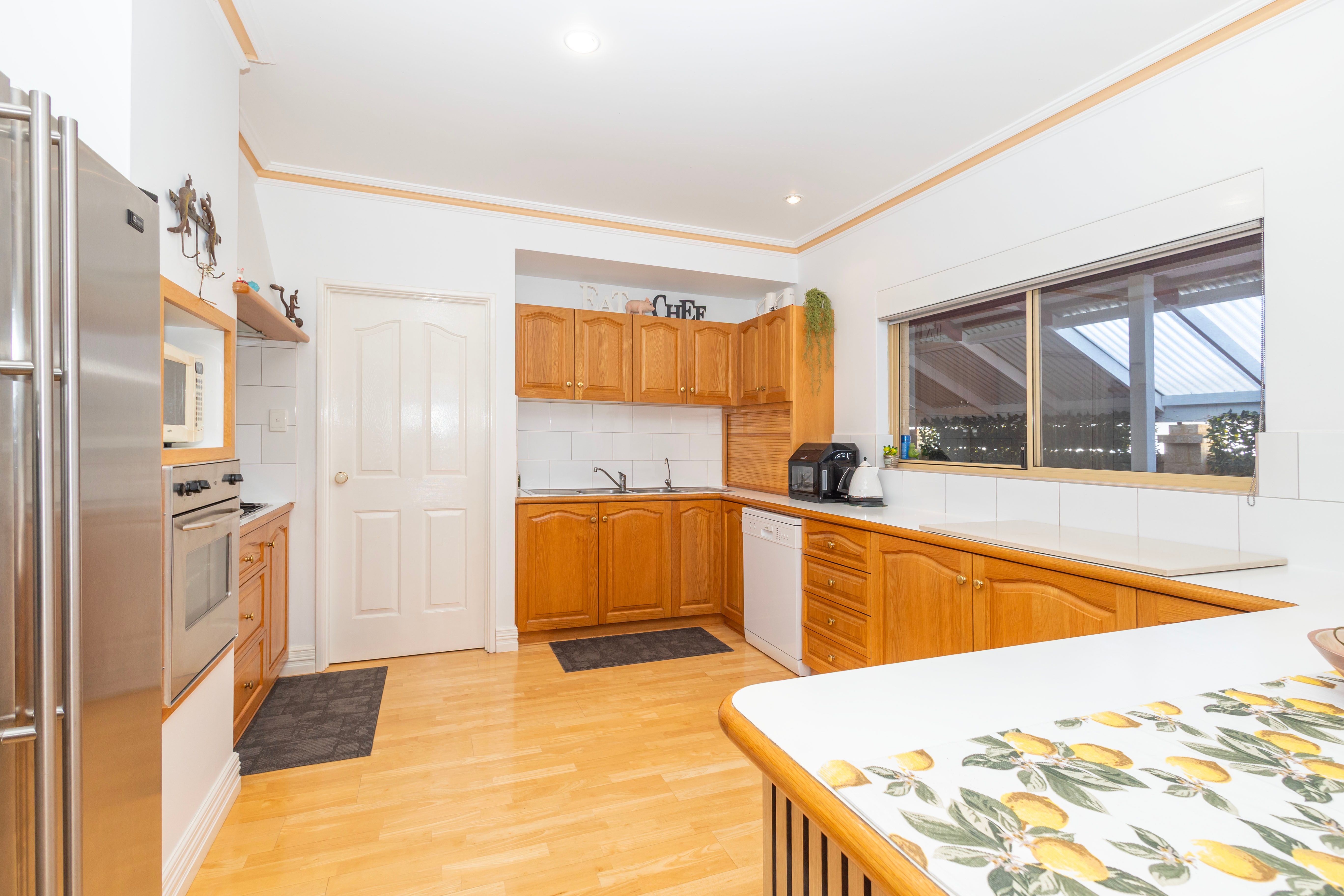 18 CASUARINA Crescent — photo 14 of 30