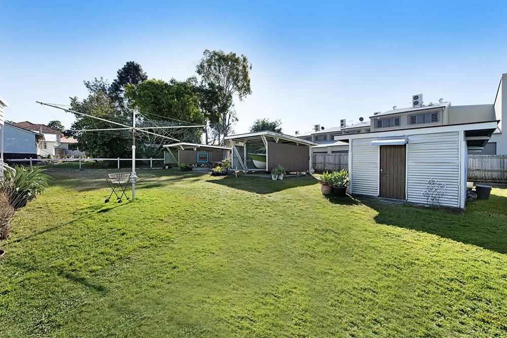 11 Ellesmere Street, Yeronga, QLD 4104