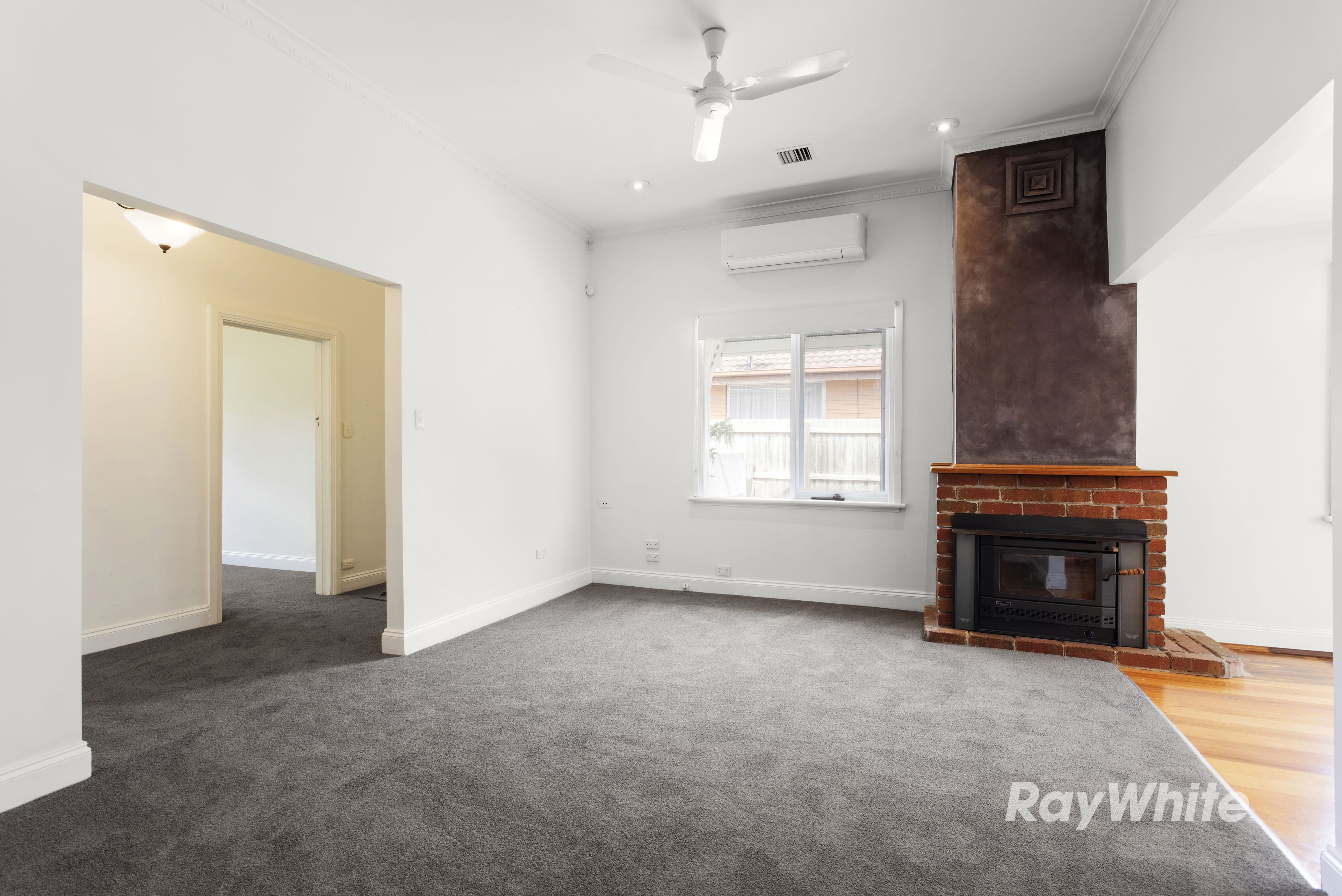 23 Bowen Street — photo 4 of 7