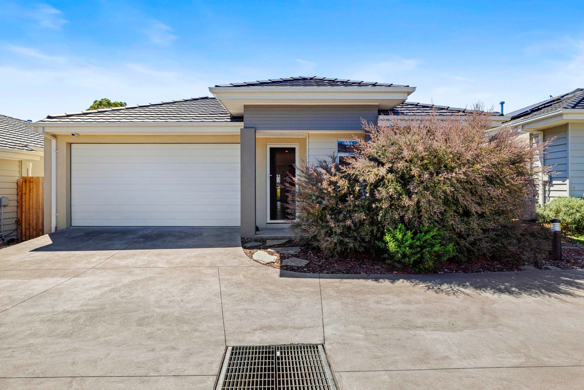 38 Oakwood Court — photo 10 of 14