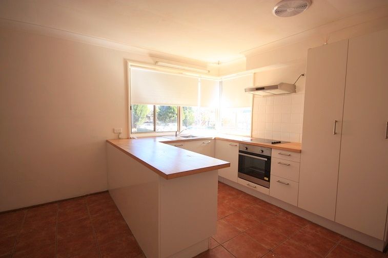 42 Kingsclare Street, Leumeah, NSW 2560