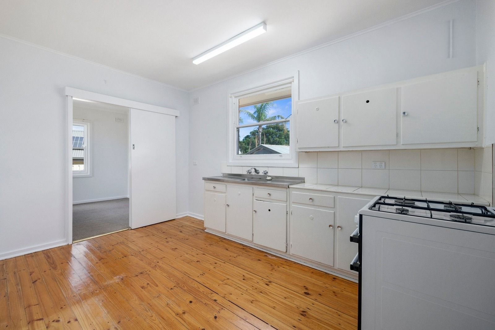 69 Davis Avenue — photo 6 of 13