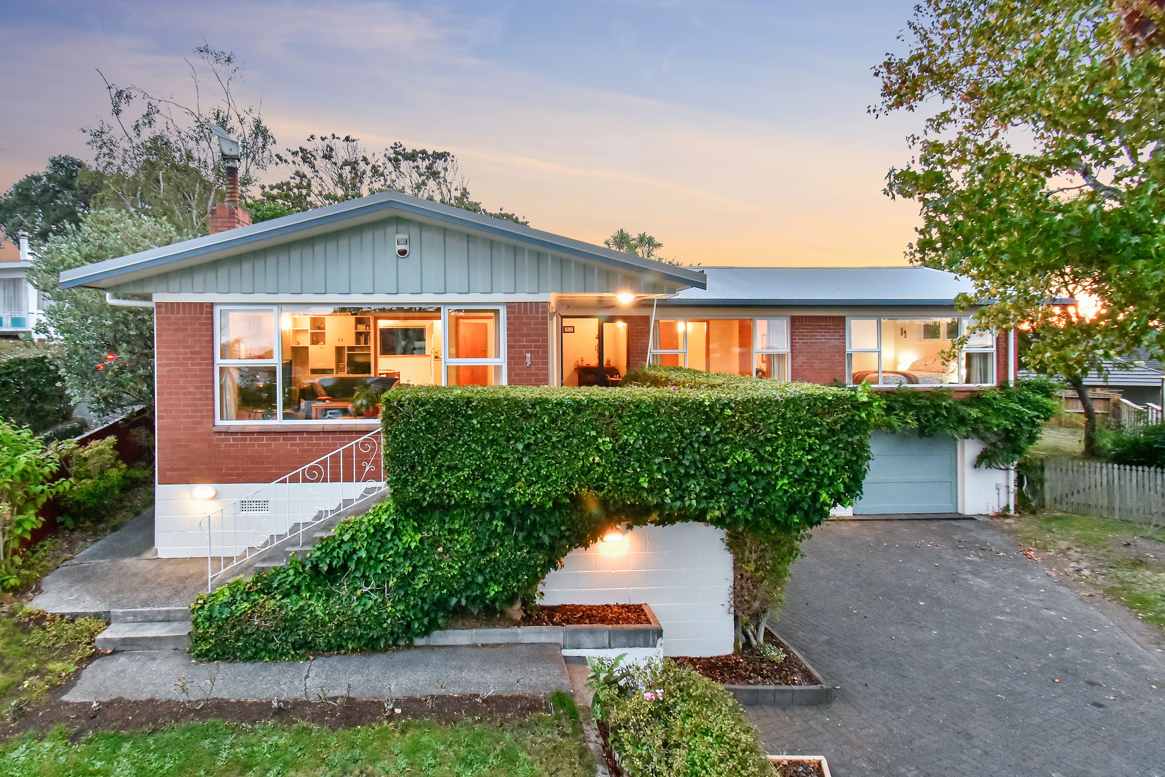 5 Vista Place, Hill Park, Manukau City