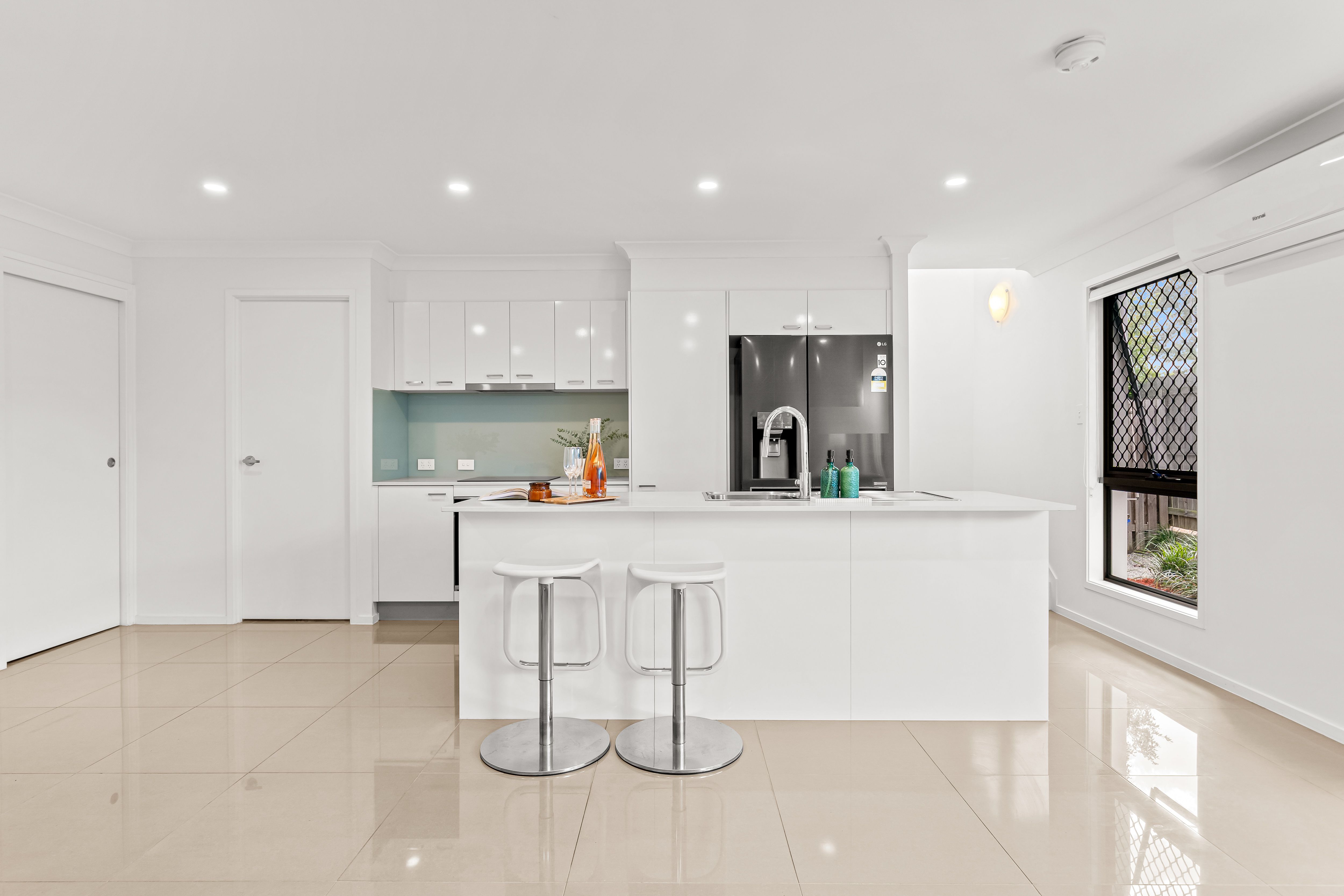 5/380 Benhiam Street — photo 3 of 29
