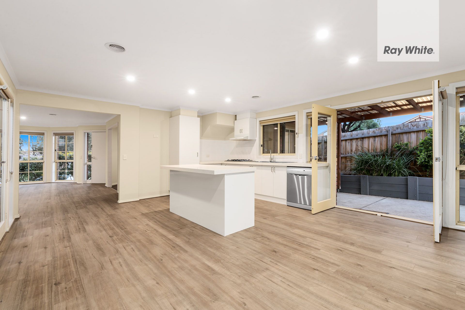 2 Viewbank Place, Mill Park, VIC 3082