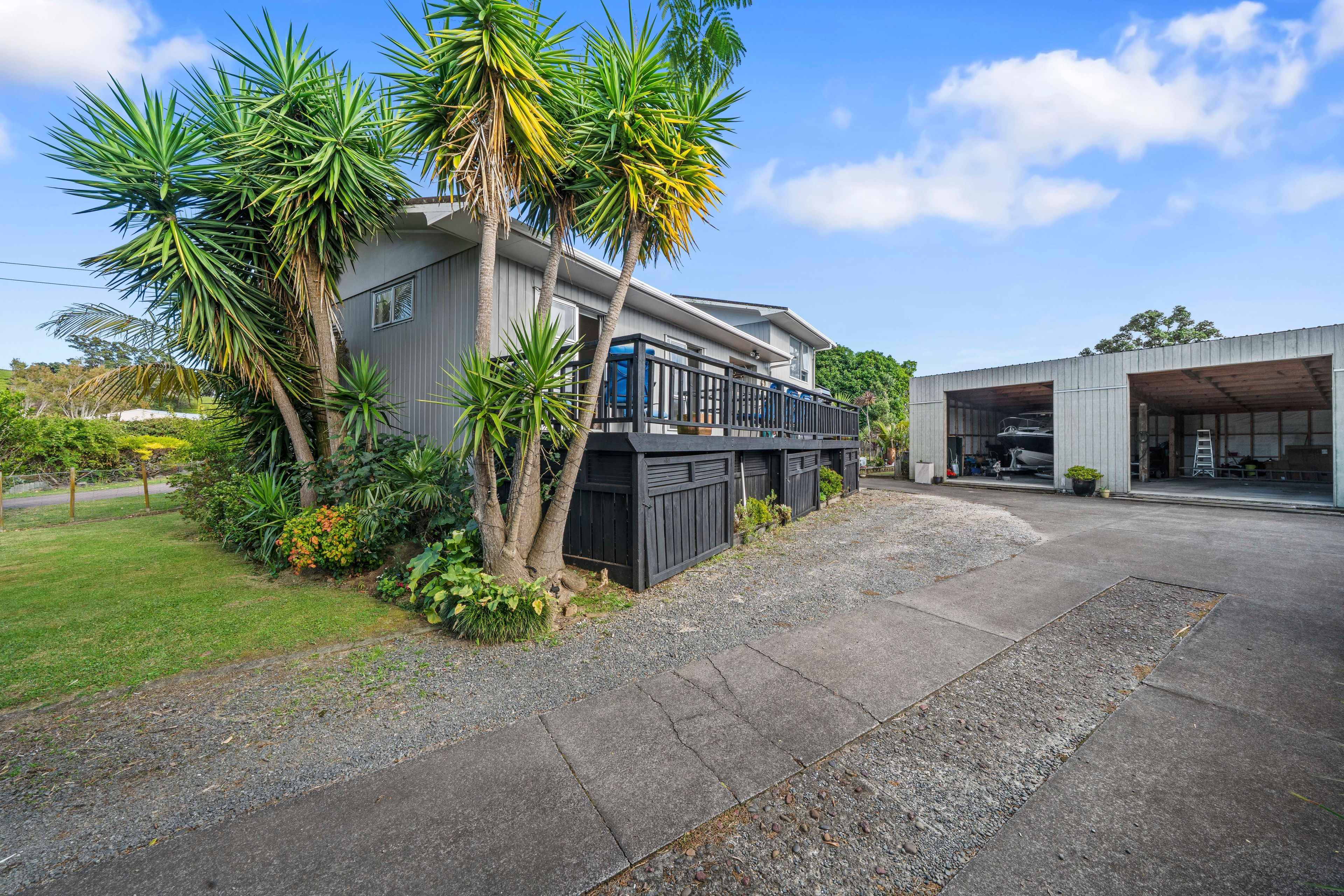 15 Banks Road, Kawakawa Bay, Manukau City