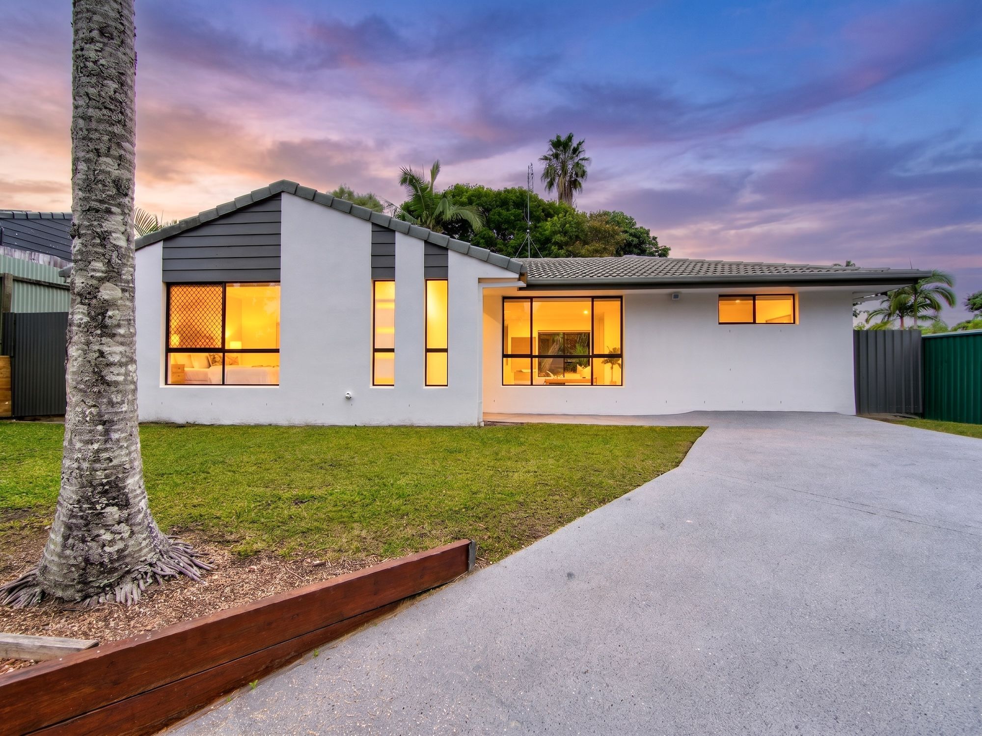 13 Richard Crescent, Highland Park, QLD 4211