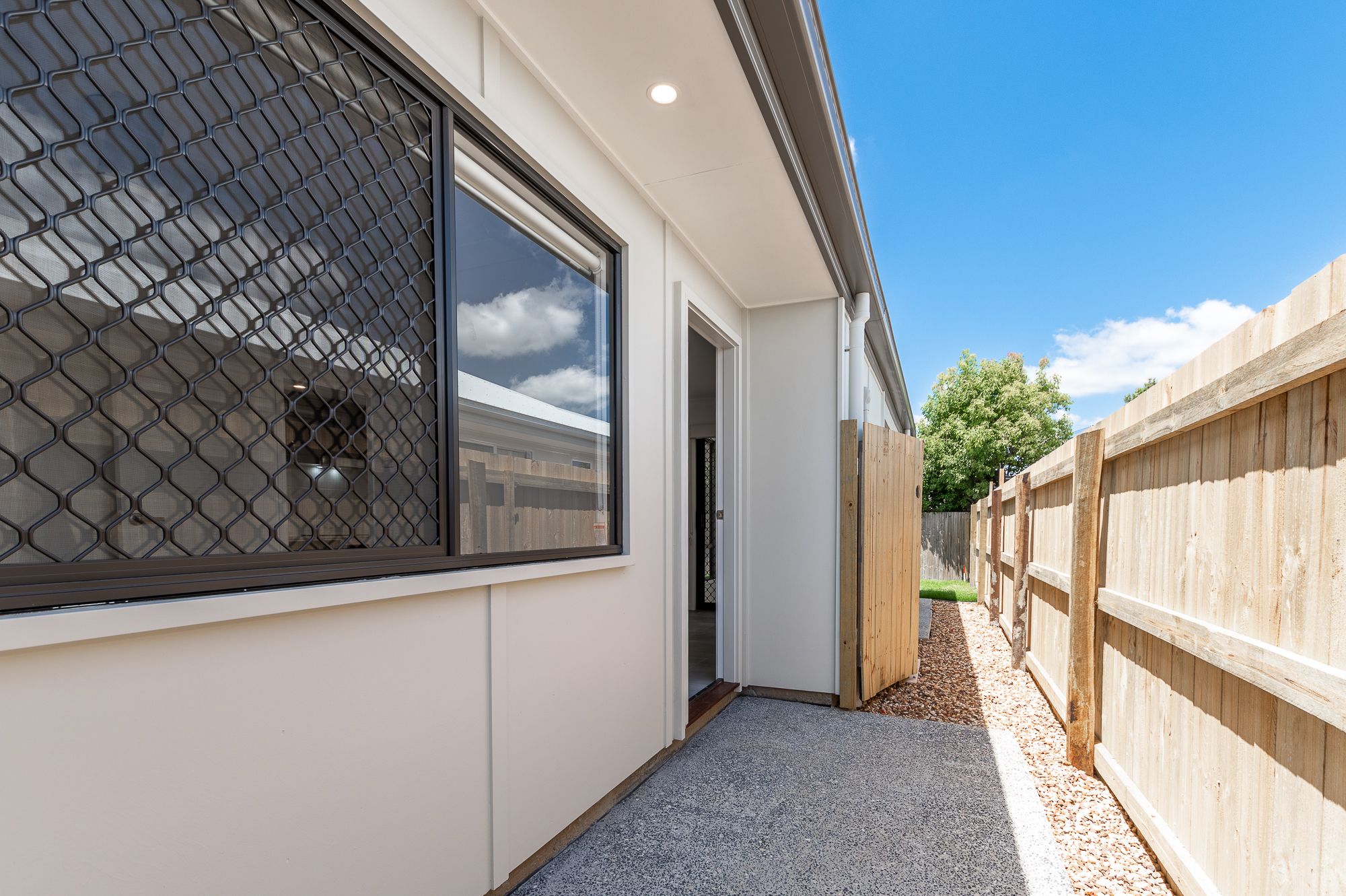 2/6 Stinson Way, Logan Reserve, QLD 4133