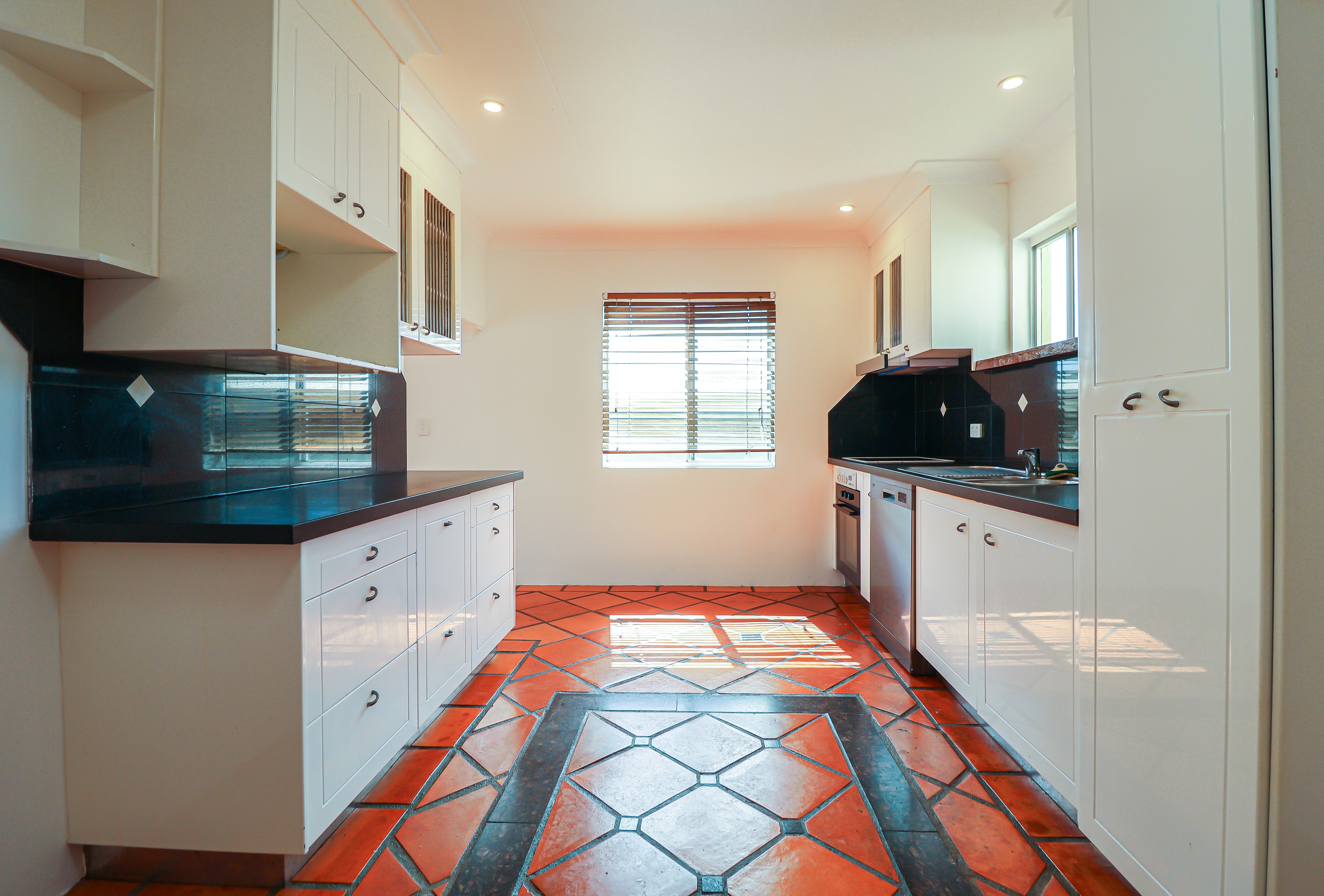 17 Crest Avenue, Boyne Island, QLD 4680