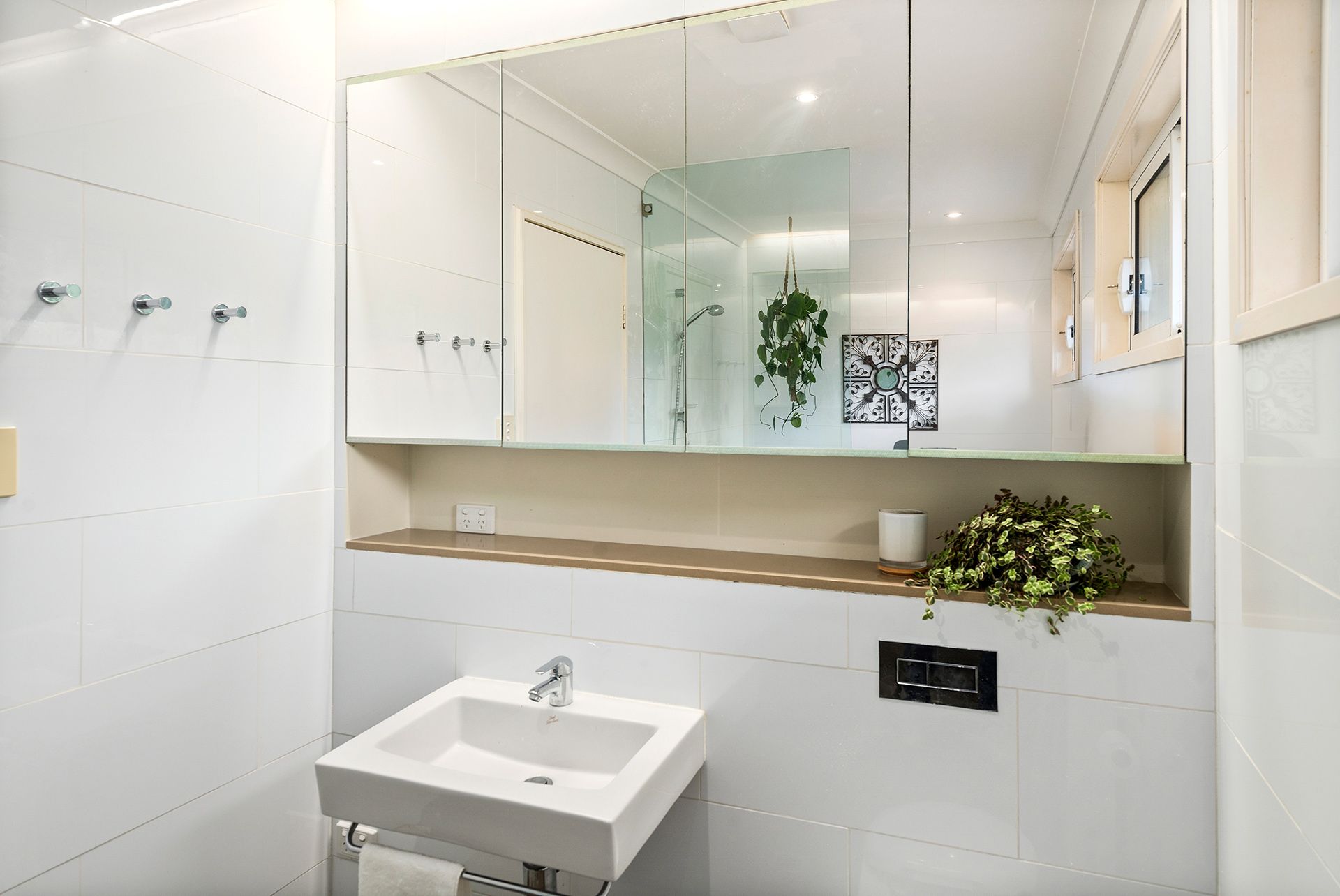 69 Bulwer Road — photo 9 of 18