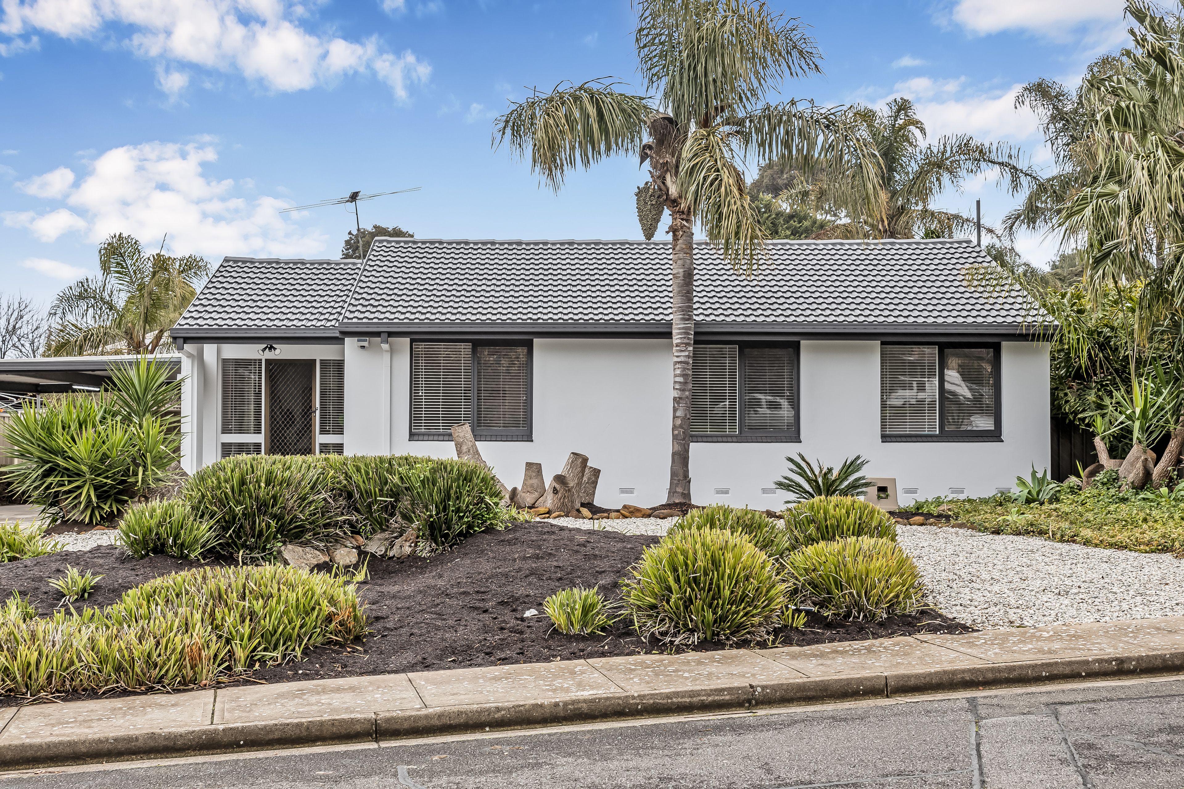 40 Whiteley Drive, Trott Park, SA 5158