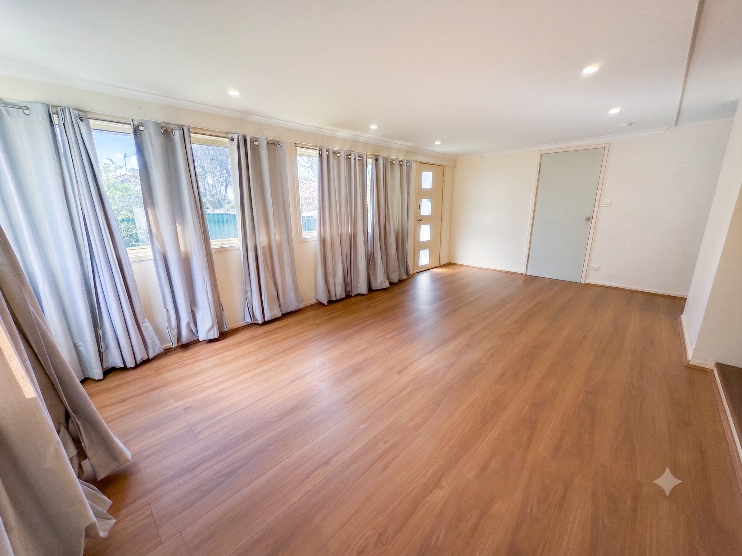 12 Emilia Close, Rosemeadow, NSW 2560