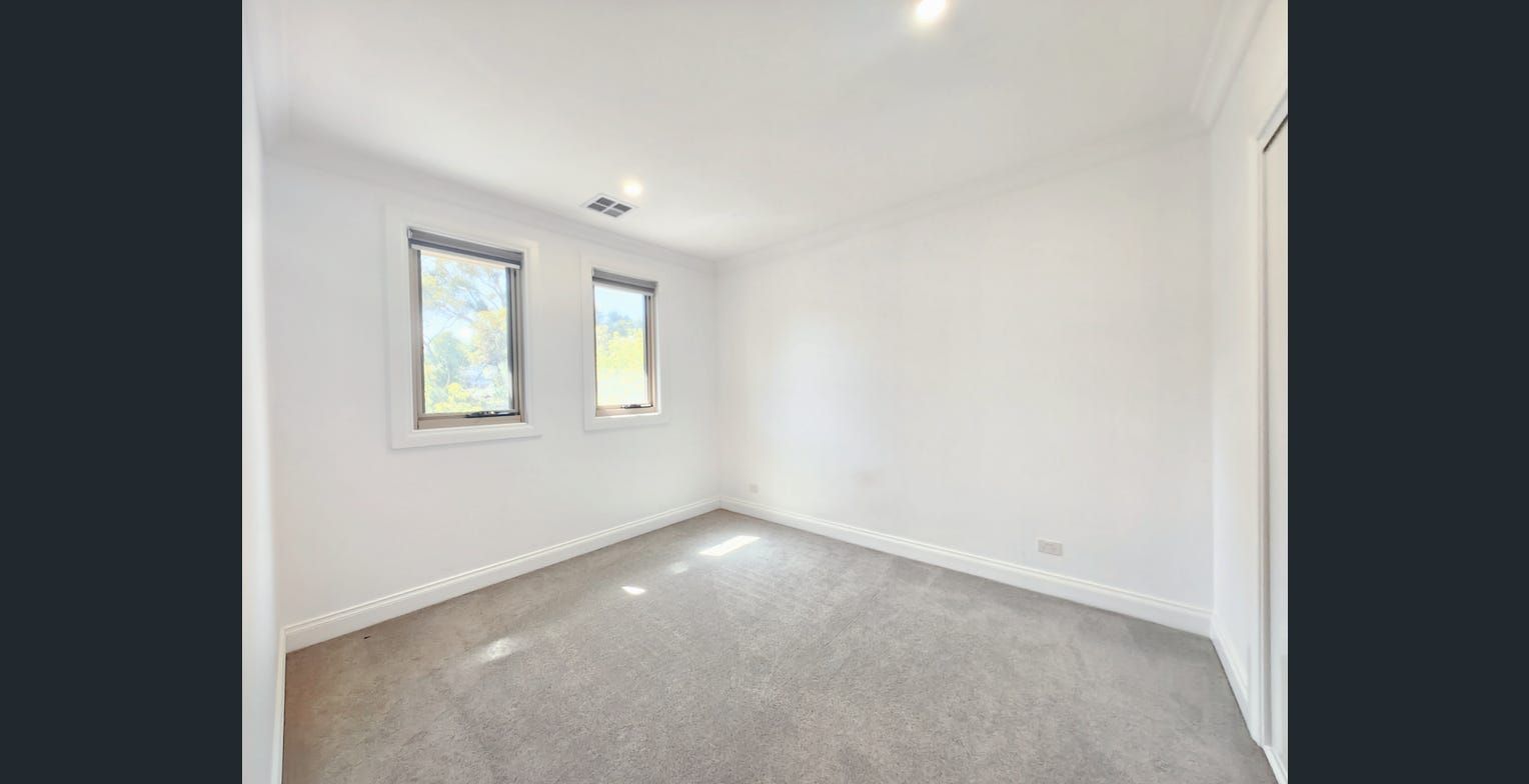 21 Reading Avenue — photo 11 of 14
