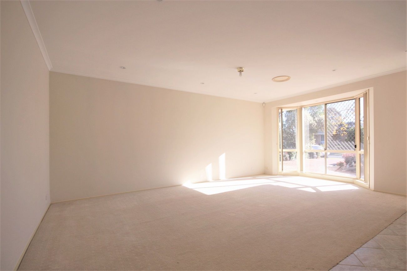 2 French Place, Currans Hill, NSW 2567