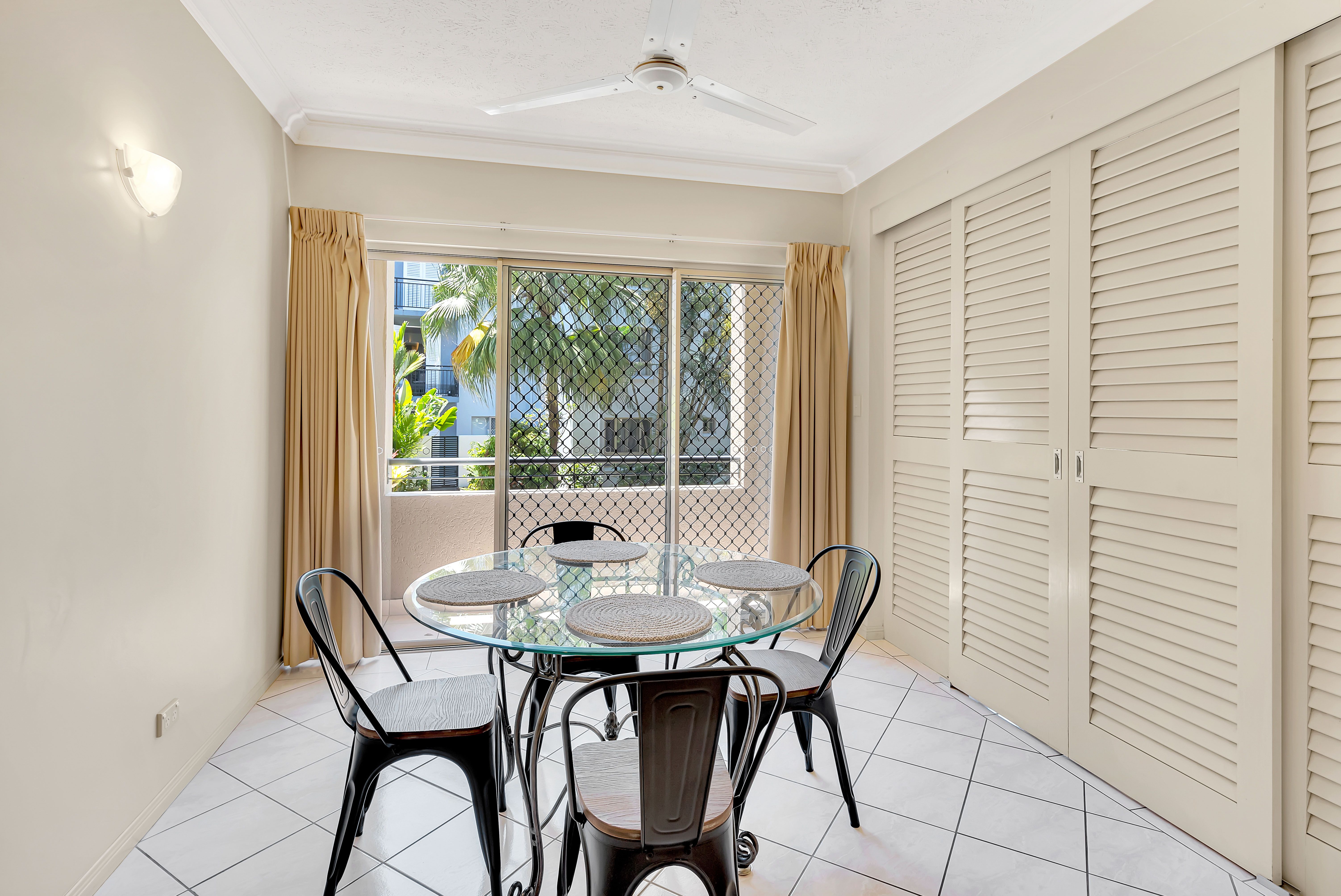 1611/2-10 Greenslopes Street — photo 6 of 11