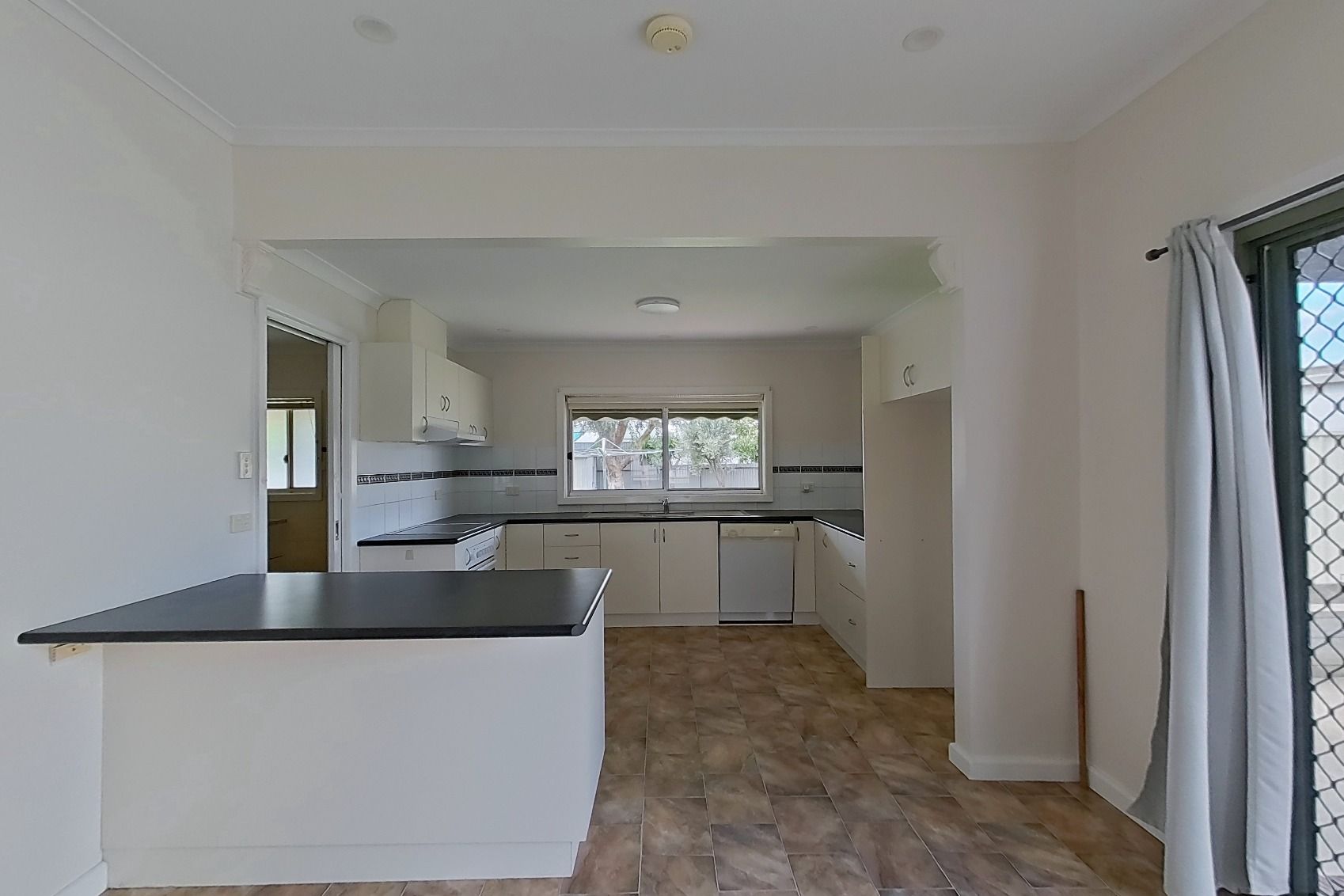 24 Burton Street — photo 2 of 14