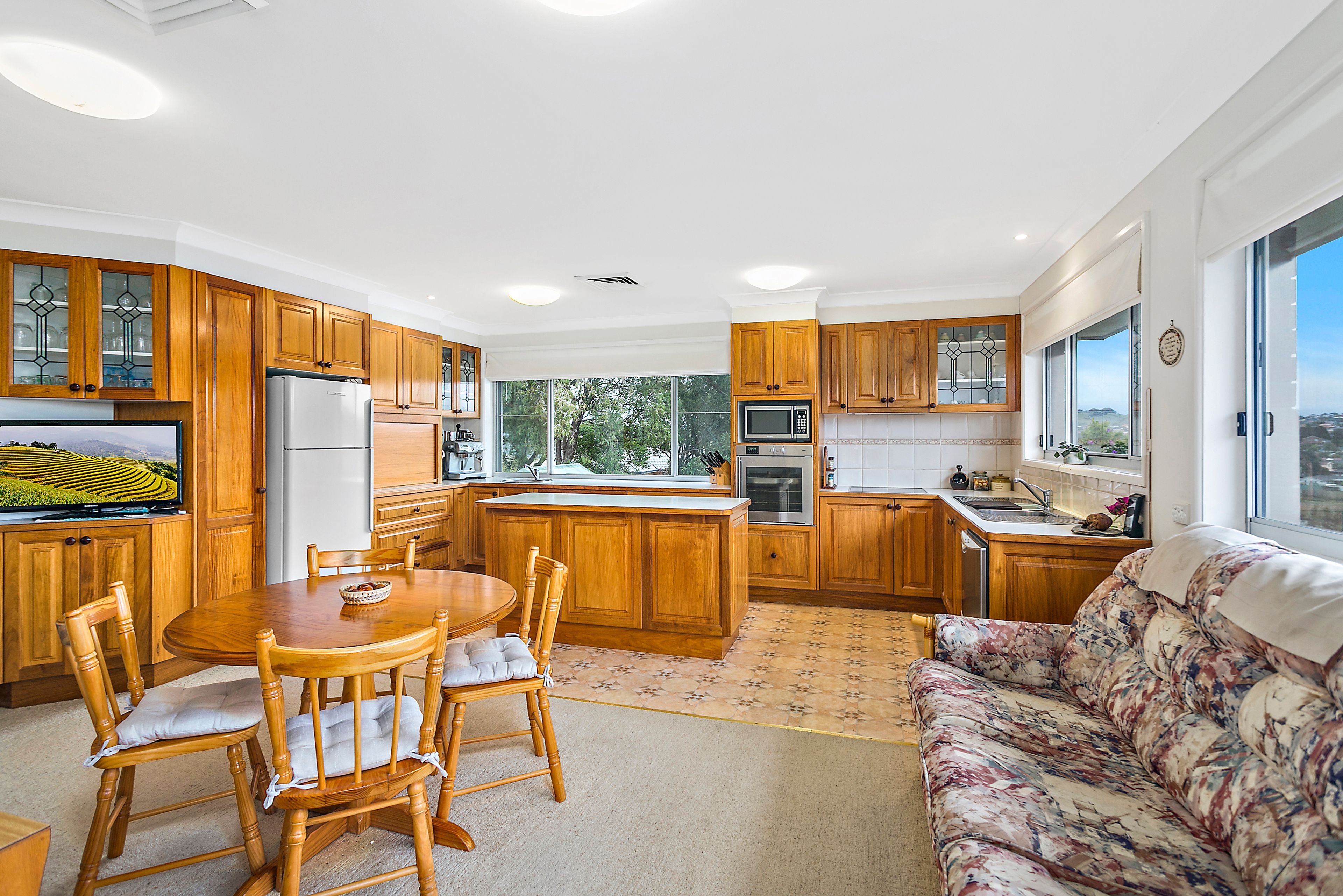 33 Eastern Avenue, Shellharbour, NSW 2529