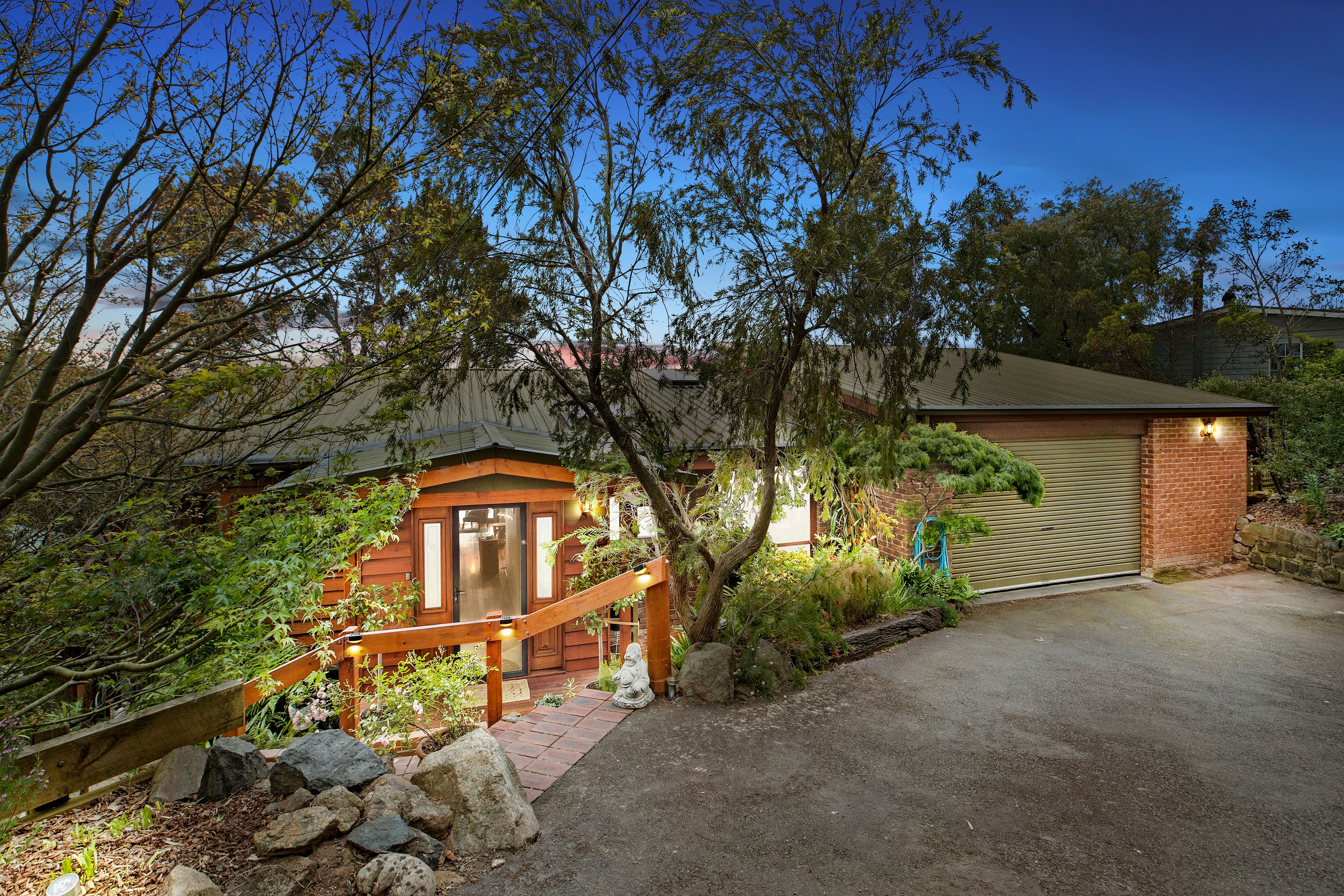 9 Walbundry Avenue, Ferntree Gully, VIC 3156