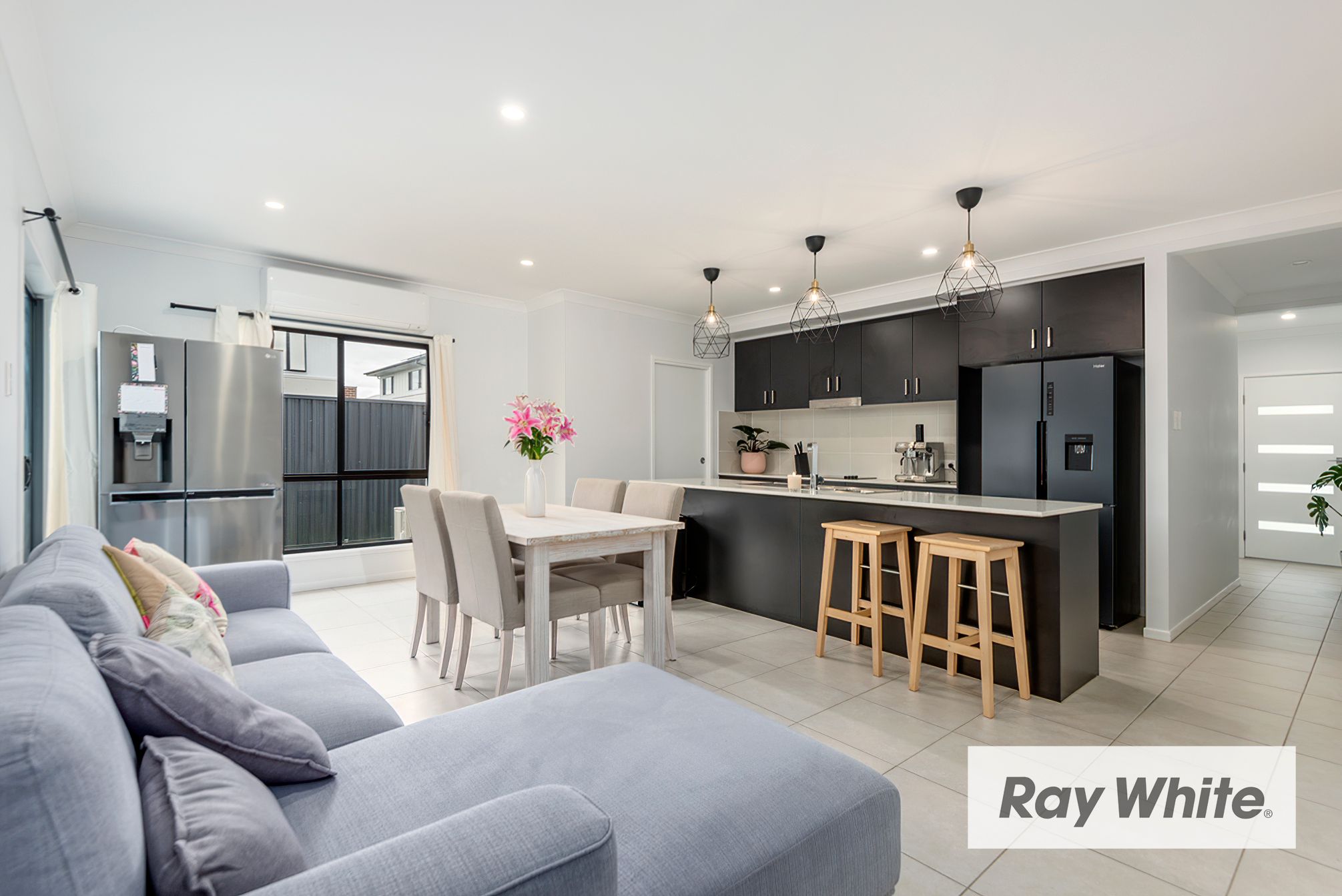 10 Cheshire Street, Pallara, QLD 4110