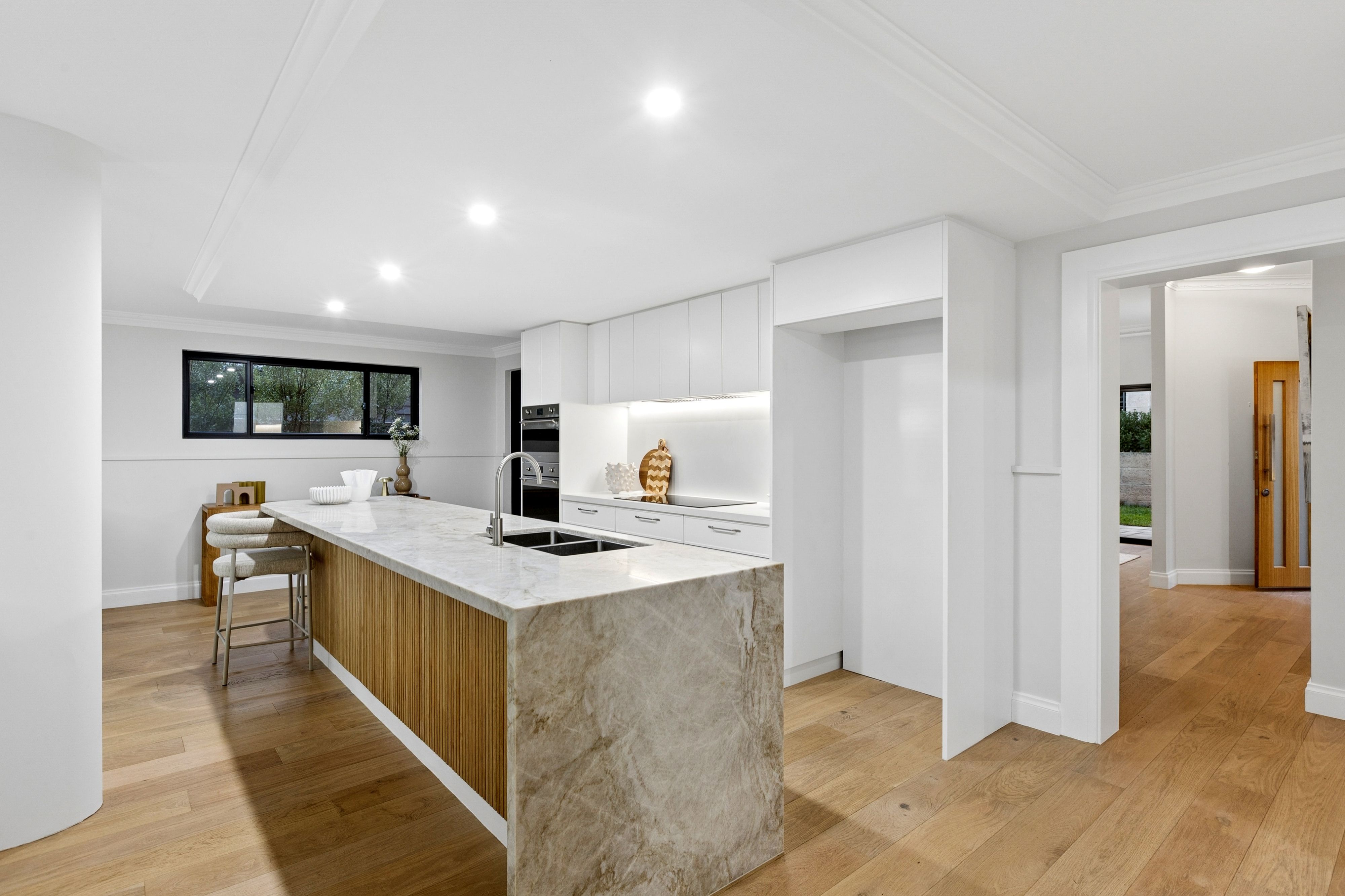 46 Beach Road — photo 8 of 27