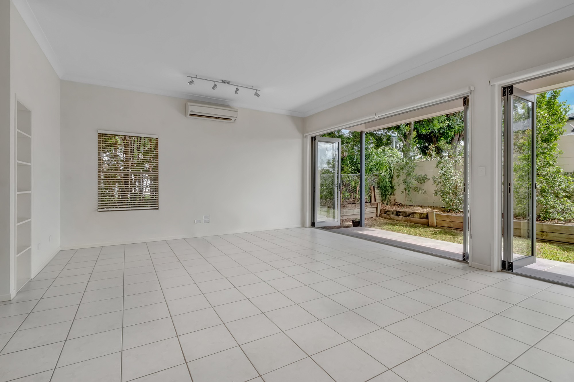 2/42 Unit Jenolan Avenue, Hawthorne, QLD 4171