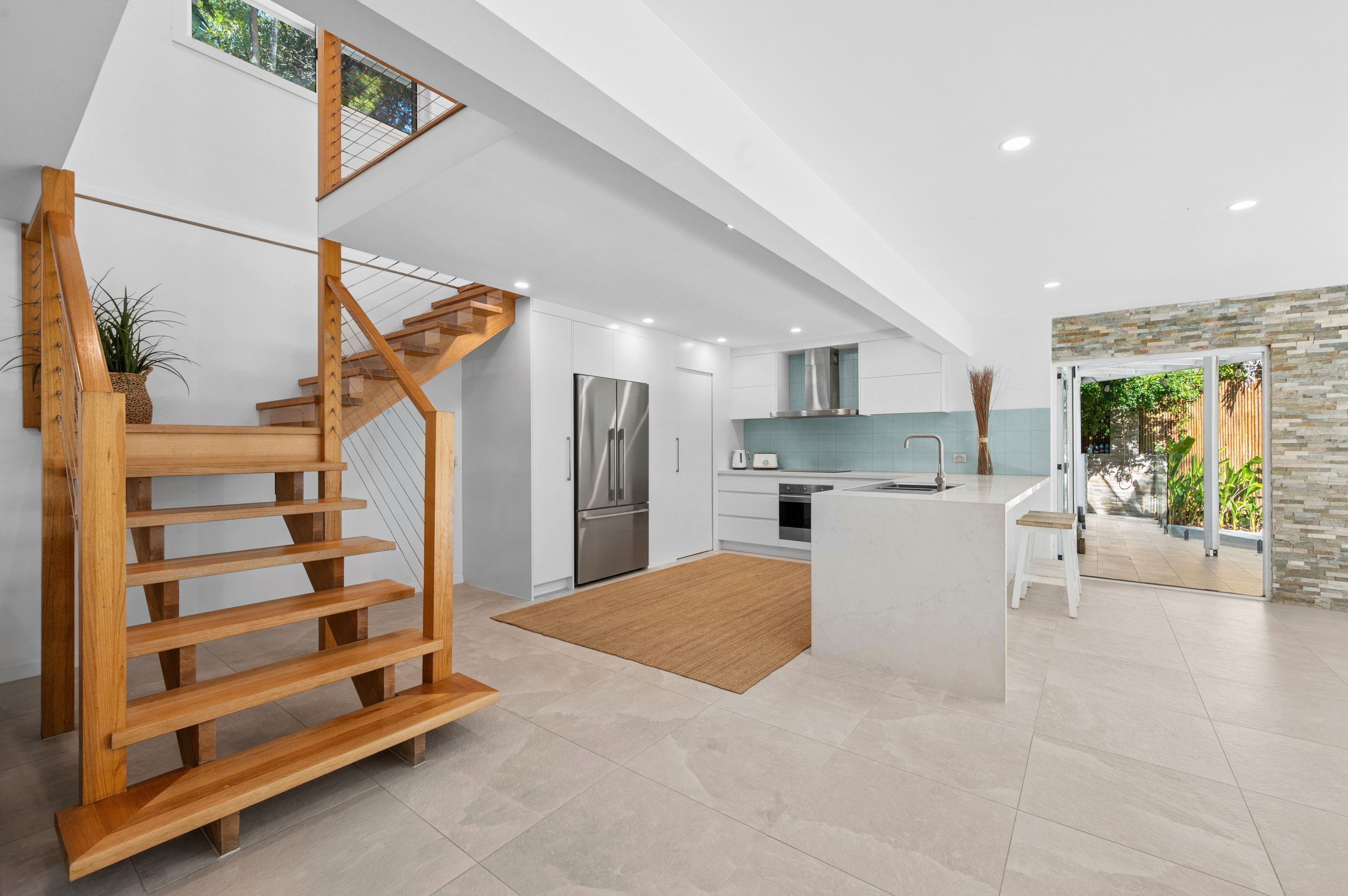 9 Swan Avenue — photo 2 of 22