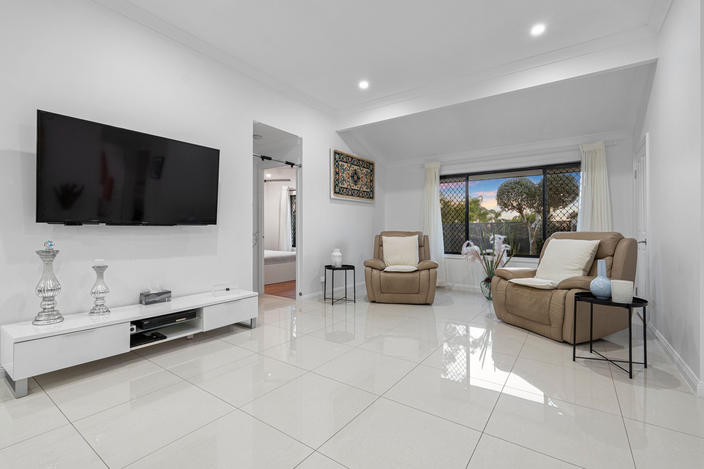 46 Dampier Crescent — photo 3 of 30
