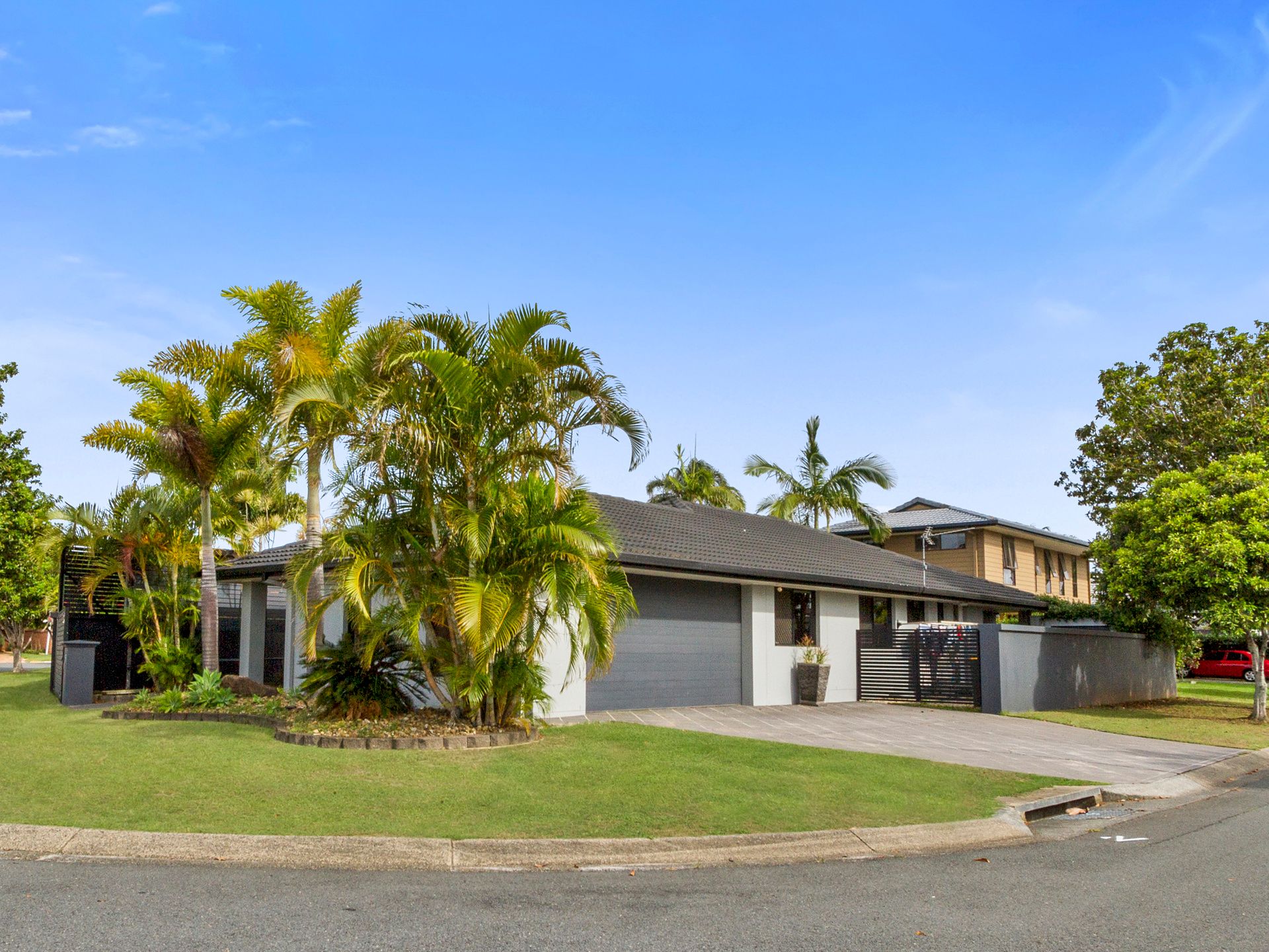 11 Erave Avenue, Runaway Bay, QLD 4216