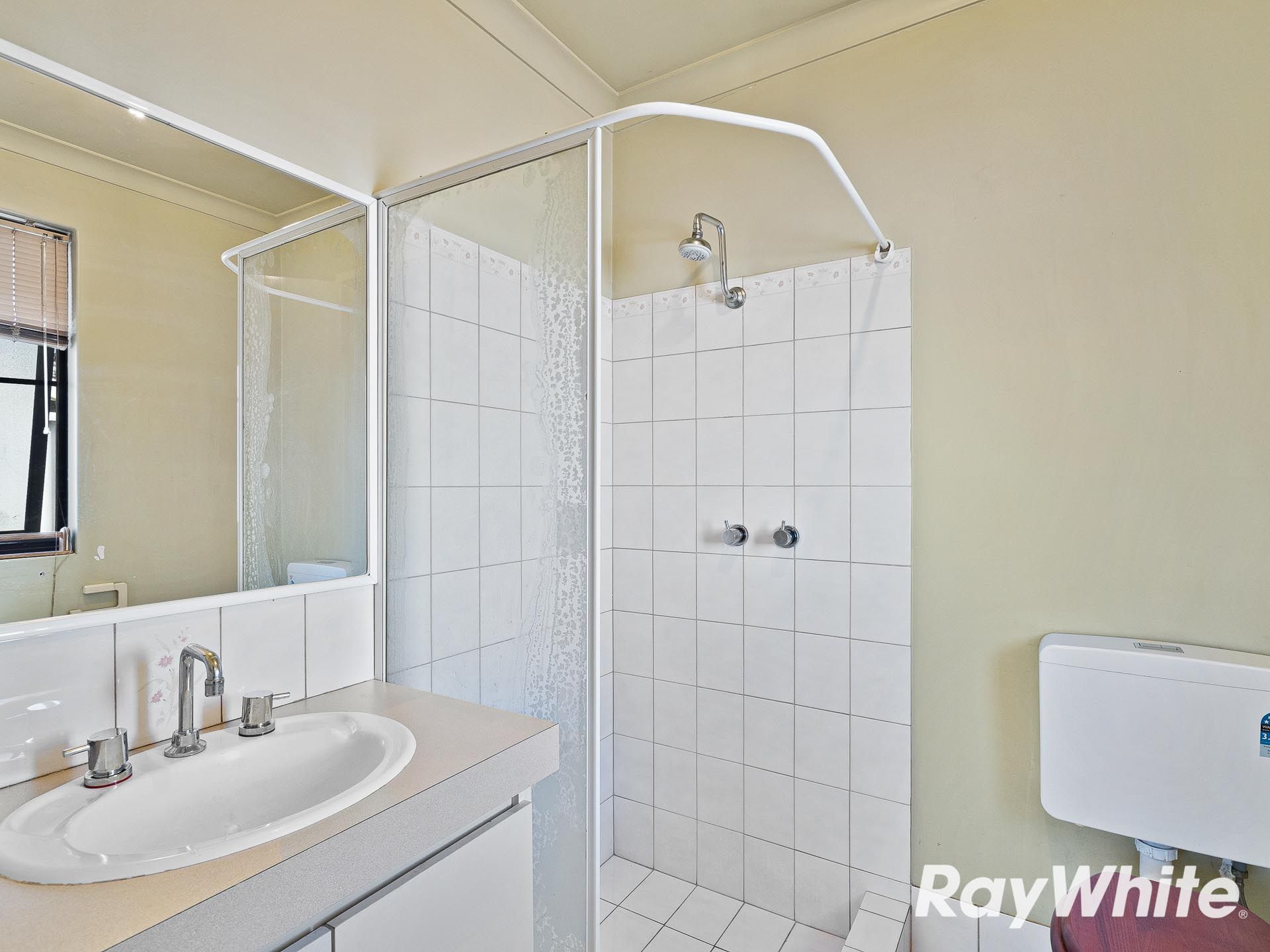 4 Newlyn Way — photo 8 of 19