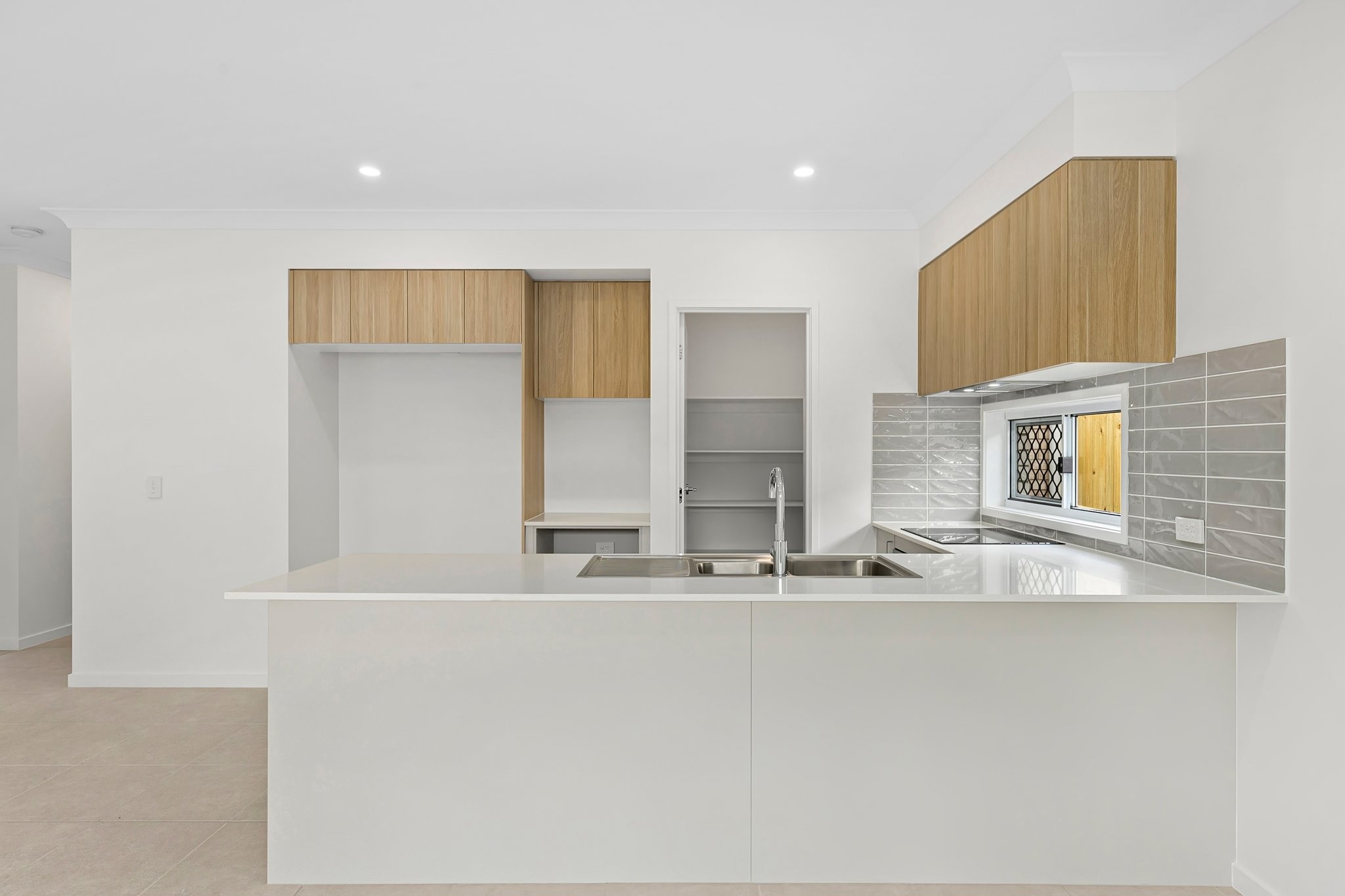 42 Mundaring Way, SPRING MOUNTAIN, QLD 4300