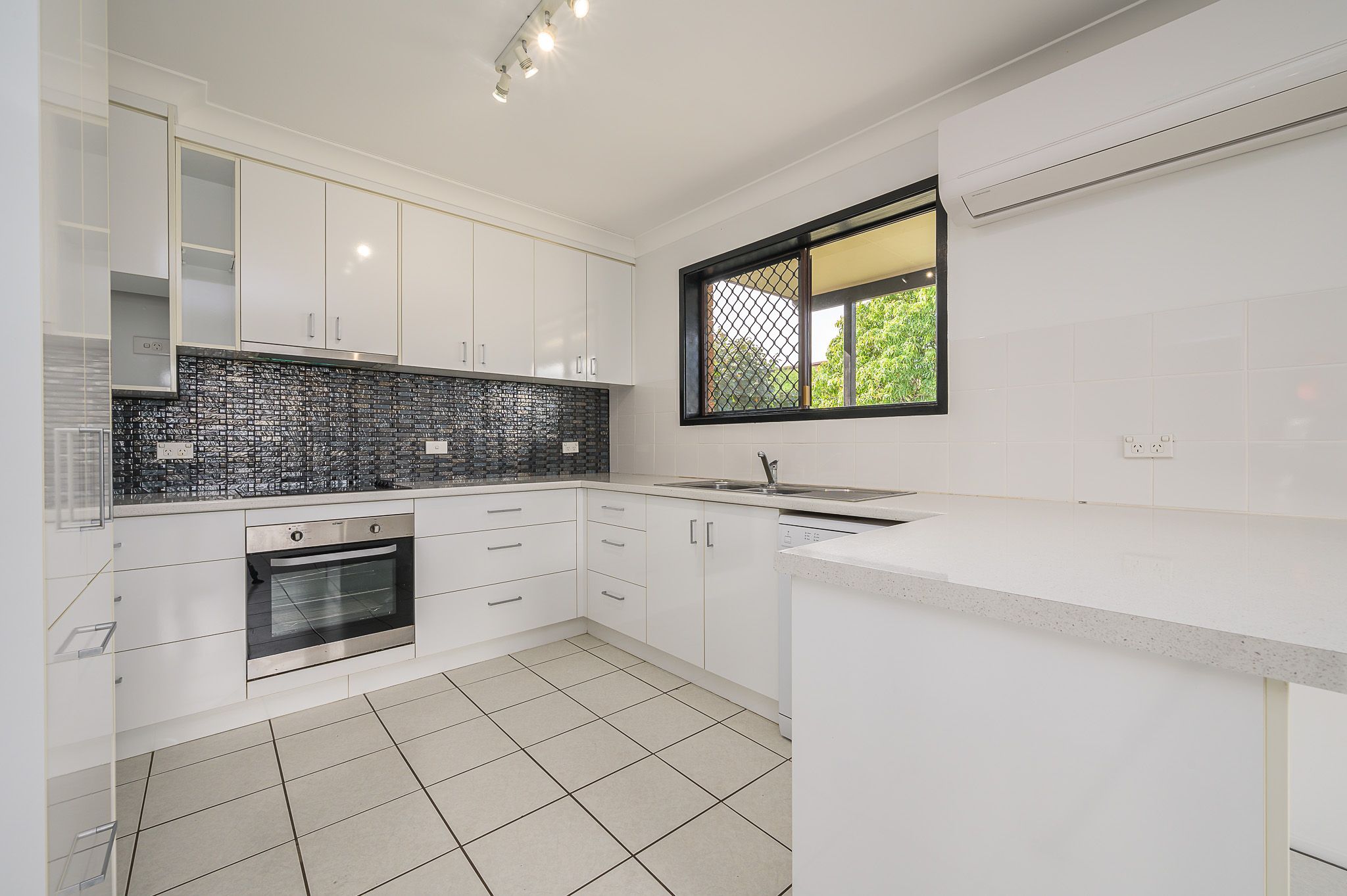 77 Shaw Street, New Auckland, QLD 4680