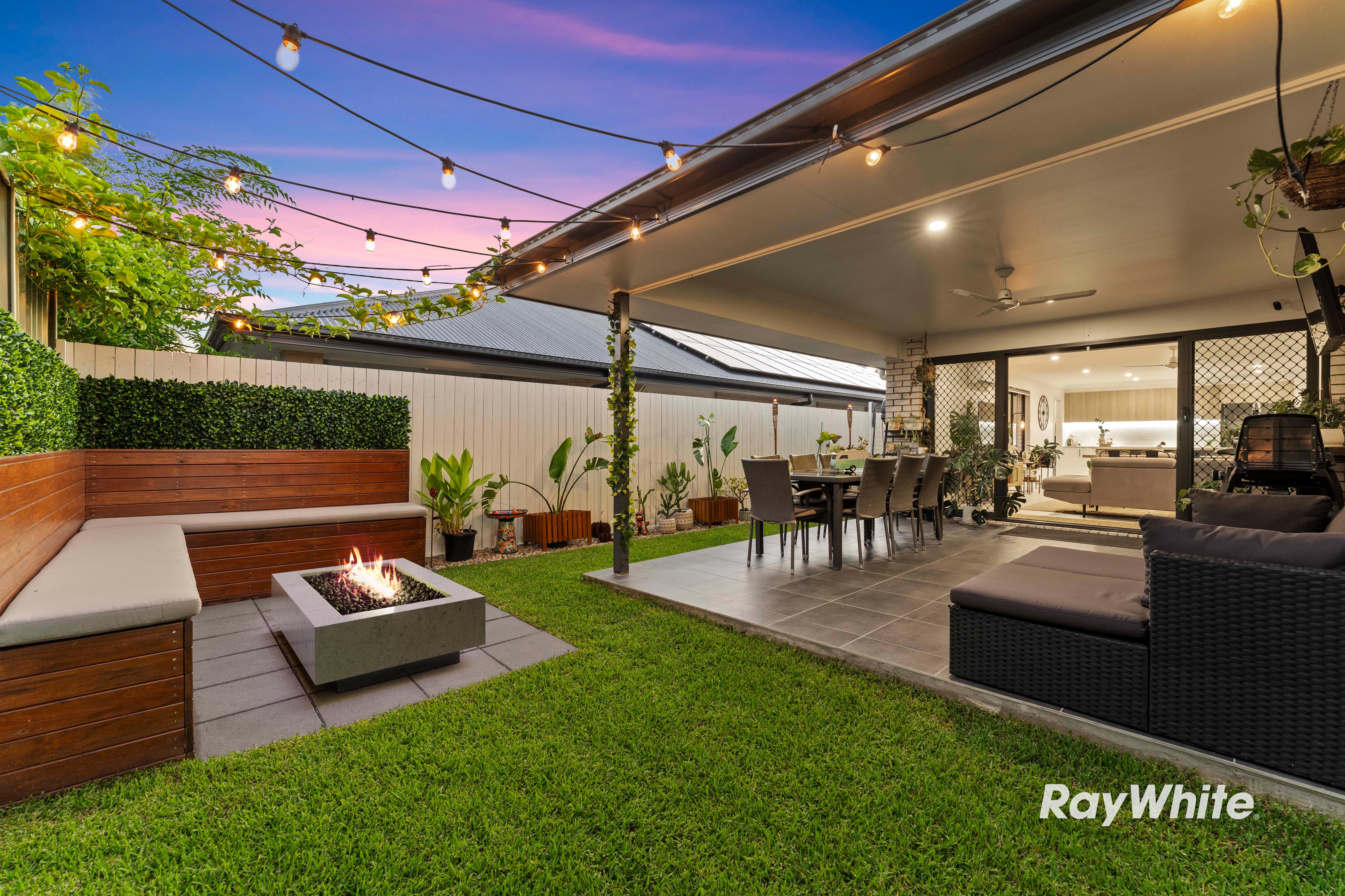 54 Weedbrook Street, Park Ridge, QLD 4125