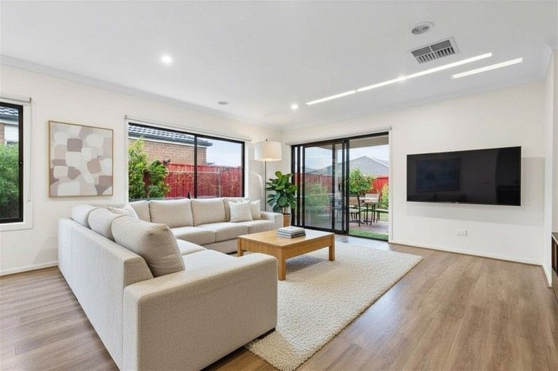 45 Fewster Circuit, Mickleham, VIC 3064