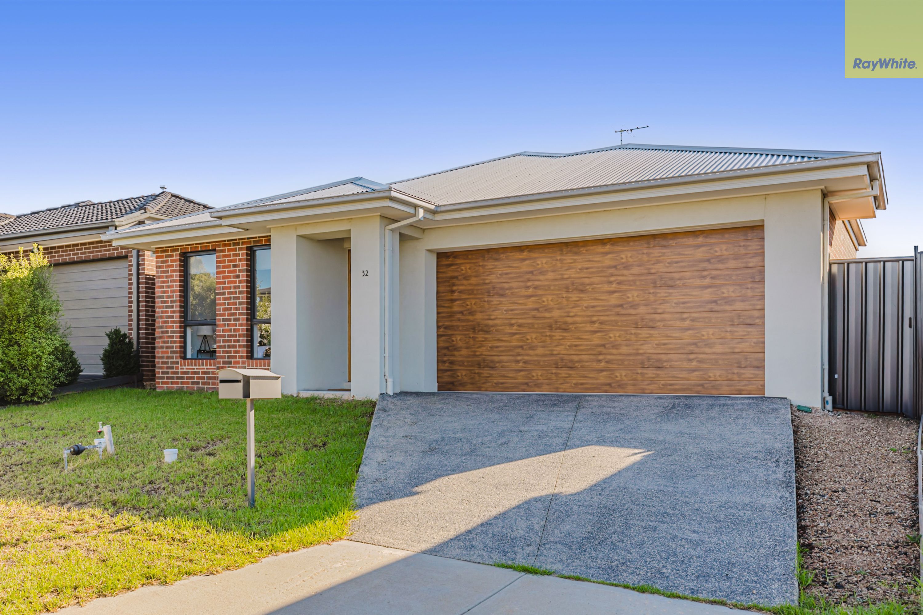 32 Simmons Drive, Bacchus Marsh VIC 3340