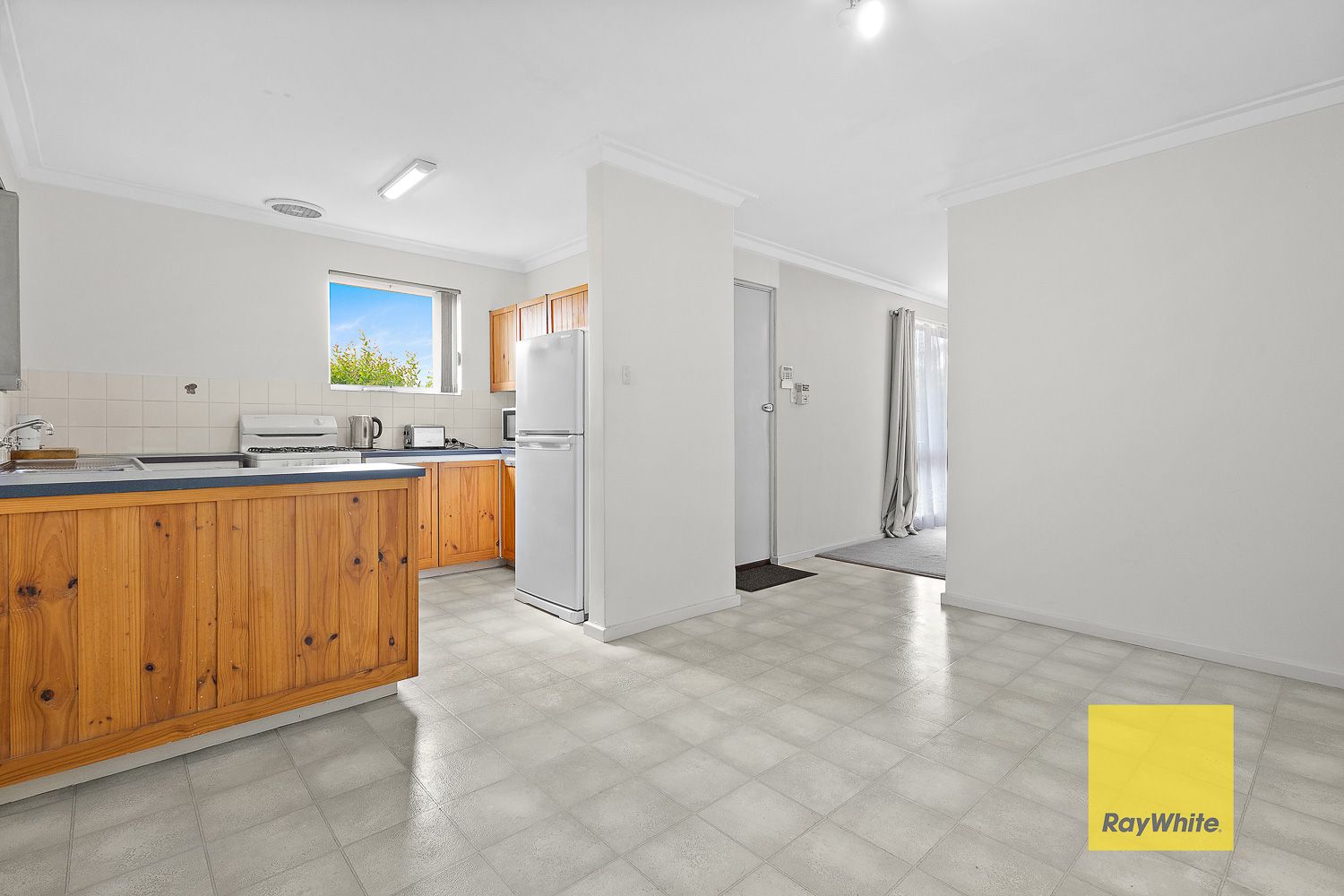 25 Montrose Avenue — photo 8 of 30