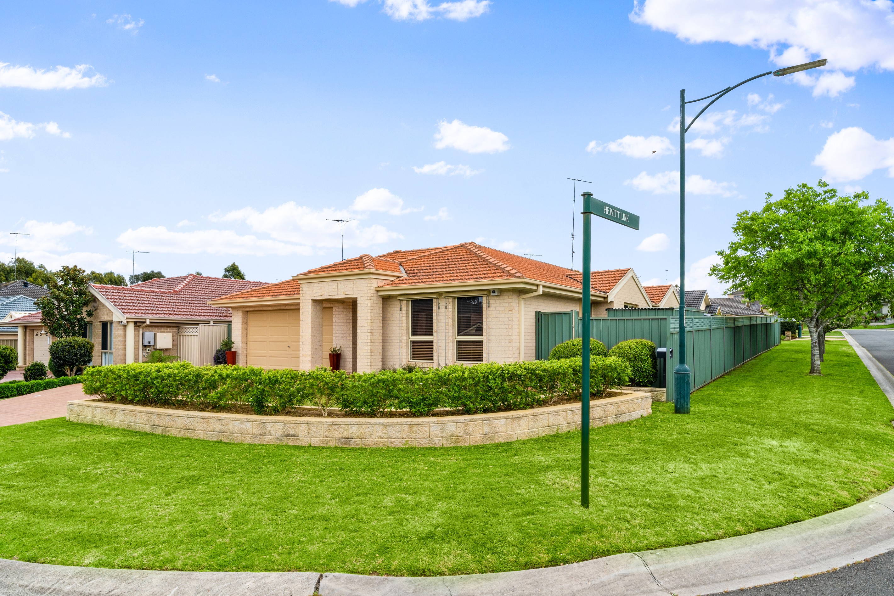 1 Hewitt Link, Harrington Park, NSW 2567