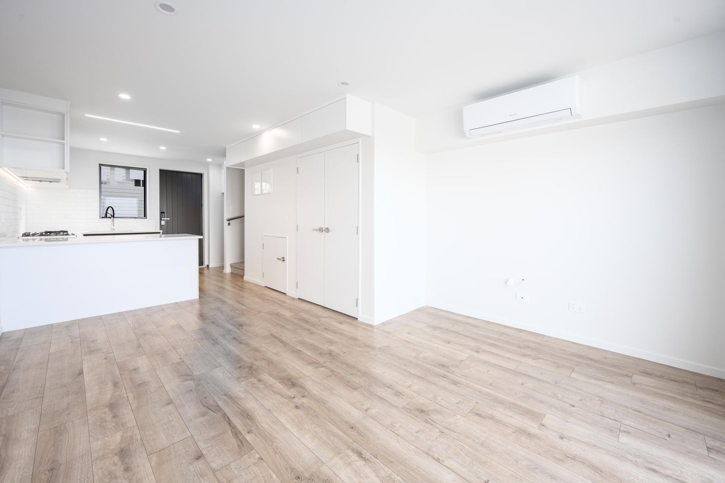 737 East Coast Road, Browns Bay, North Shore City