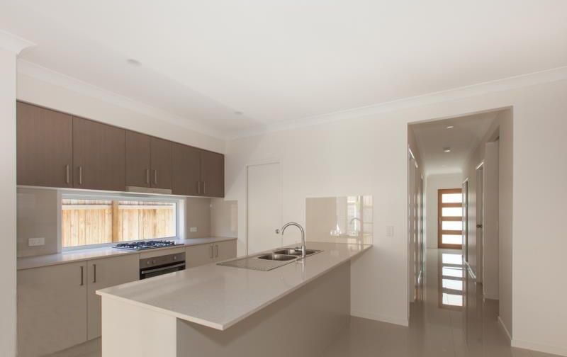 29 Mount Barney Crescent — photo 3 of 9