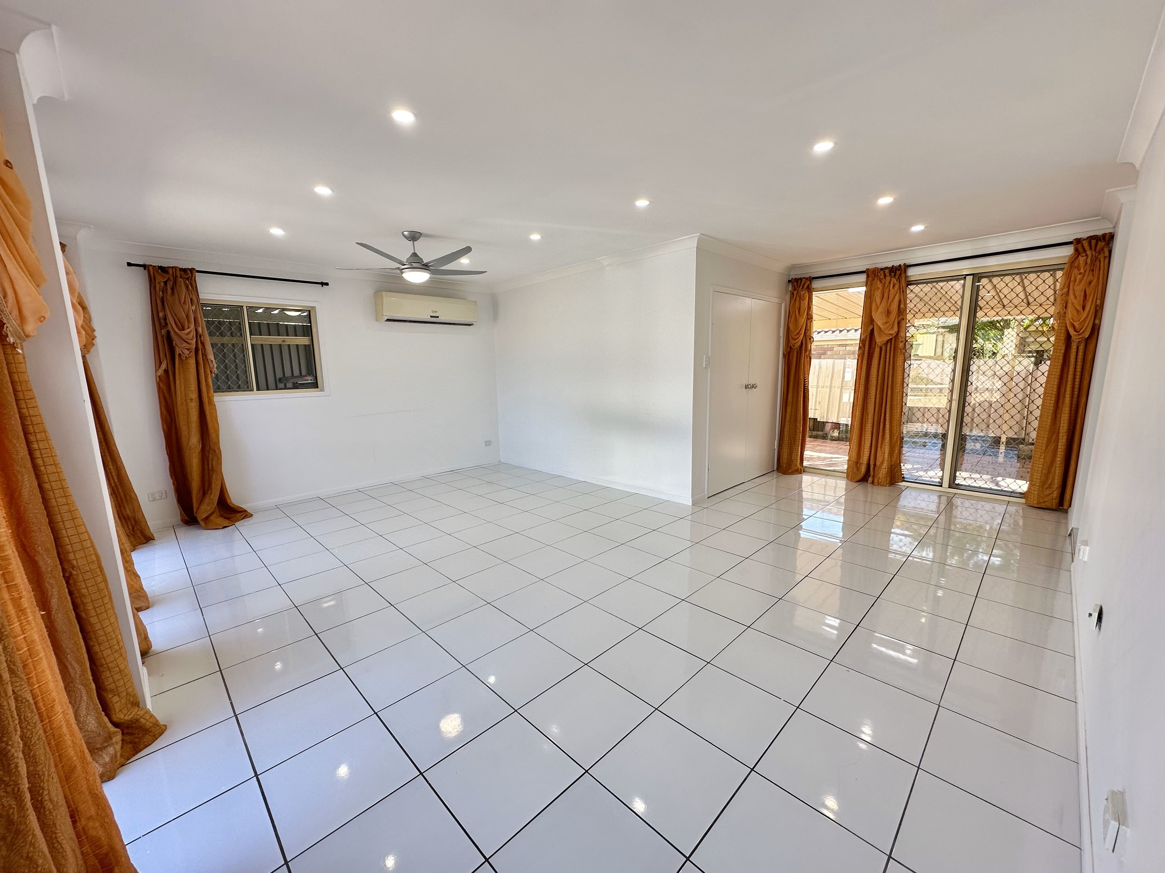 1 Paroo Place, Hillcrest, QLD 4118