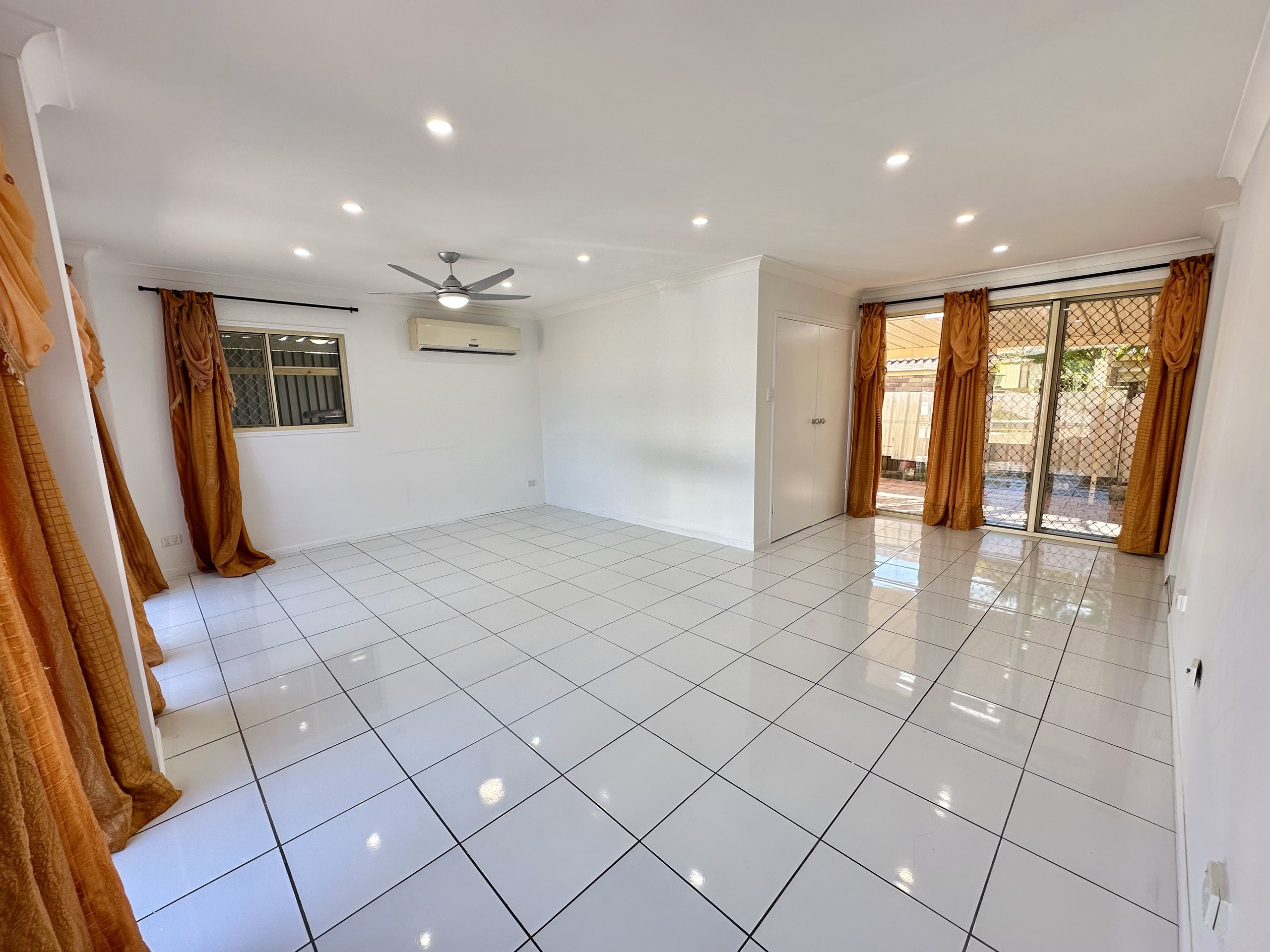 1 Paroo Place, Hillcrest, QLD 4118